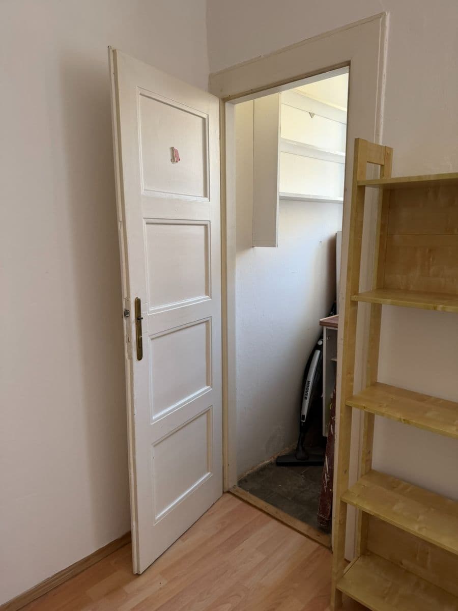 Studio flat to rent, 35 m², Bartoškova, Prague, Prague Studio flat to rent, 35 m², Bartoškova, Prague, Prague