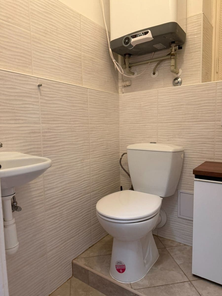 Studio flat to rent, 35 m², Bartoškova, Prague, Prague Studio flat to rent, 35 m², Bartoškova, Prague, Prague