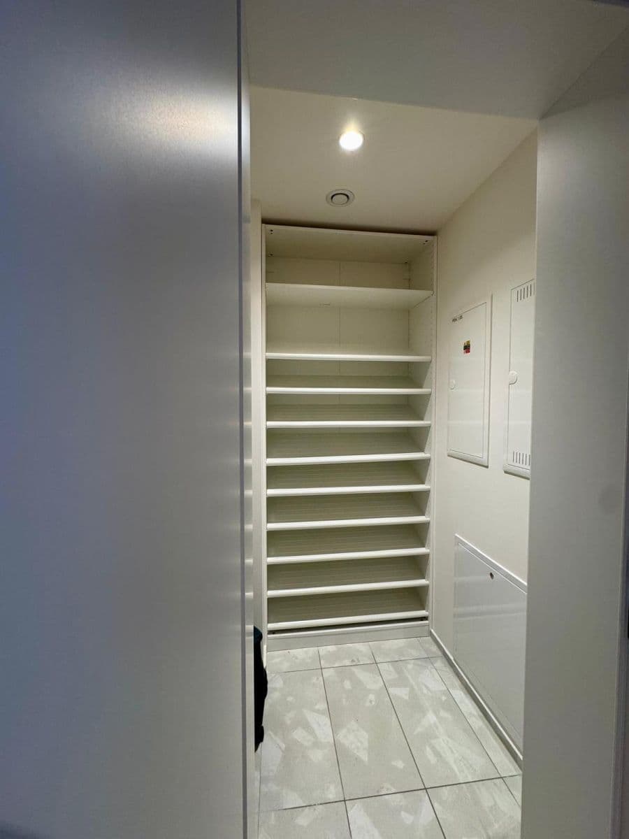 1 bedroom with open-plan kitchen flat to rent, 110 m², U Komína, Prague, Prague 1 bedroom with open-plan kitchen flat to rent, 110 m², U Komína, Prague, Prague