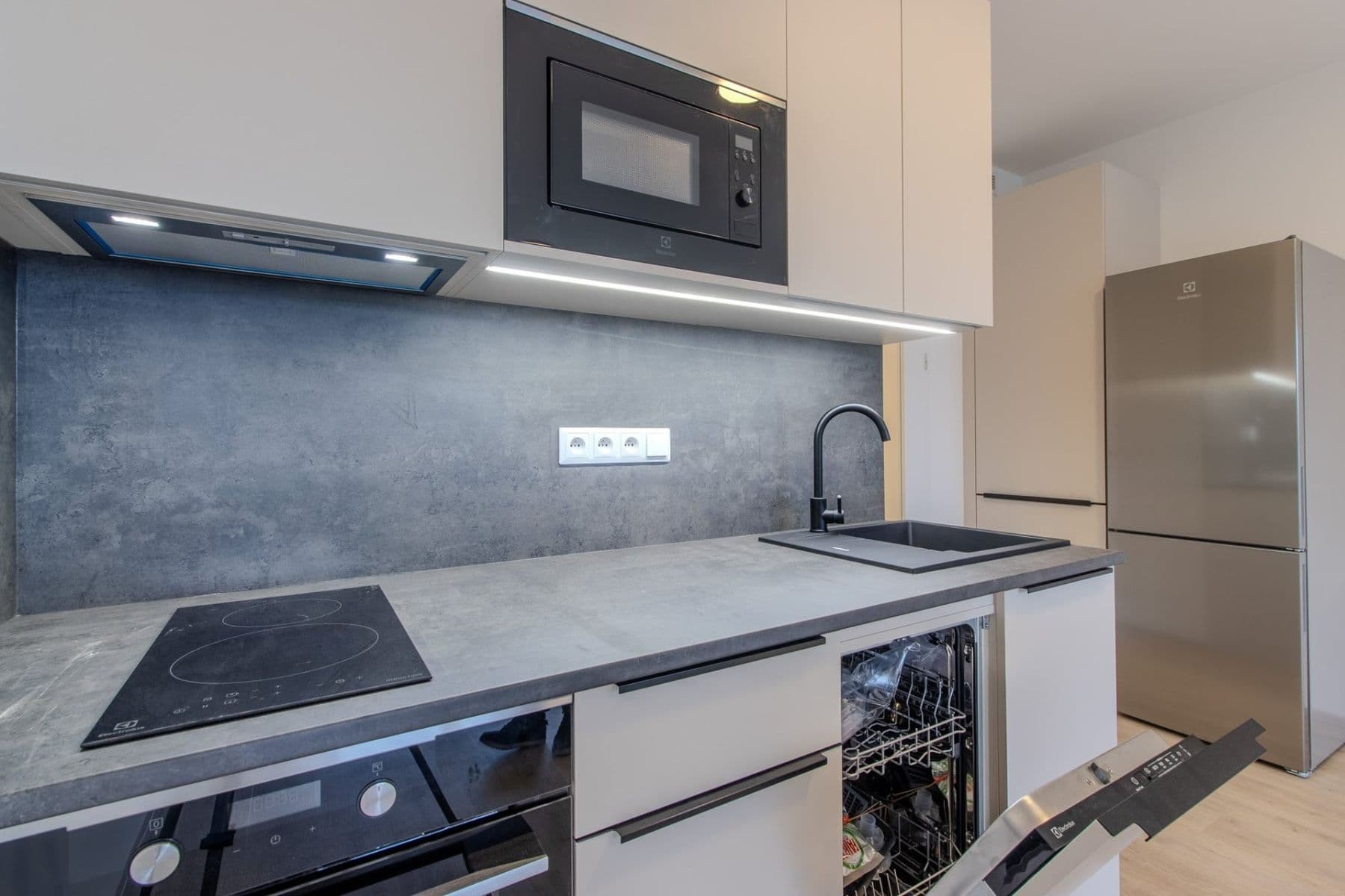 Studio flat to rent, 33 m², Poděbradská, Prague, Prague Studio flat to rent, 33 m², Poděbradská, Prague, Prague