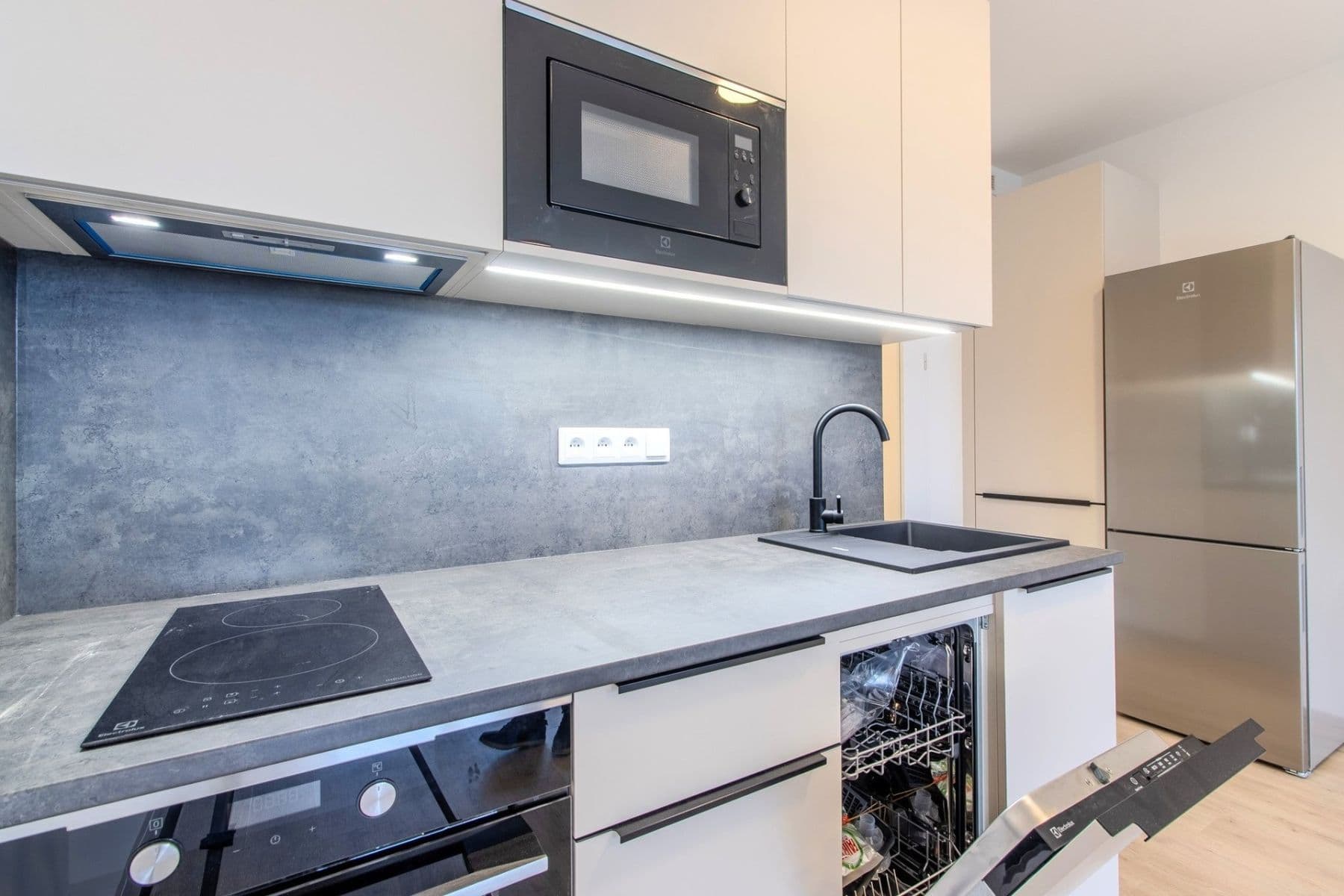 Studio flat to rent, 33 m², Poděbradská, Prague, Prague Studio flat to rent, 33 m², Poděbradská, Prague, Prague