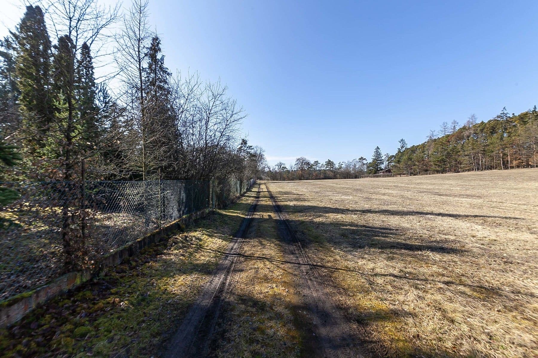 recreational property for sale, 1,440 m², Malá Hraštice, Středočeský Region recreational property for sale, 1,440 m², Malá Hraštice, Středočeský Region