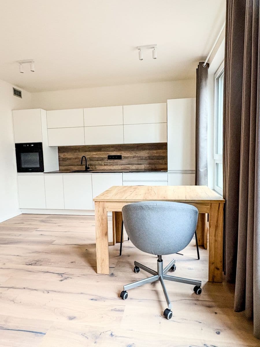 Studio flat to rent, 29 m², U Komína, Prague, Prague Studio flat to rent, 29 m², U Komína, Prague, Prague