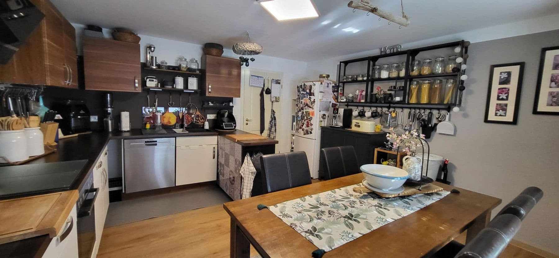 2 bedroom with open-plan kitchen flat to rent, 108 m², Heddesheim, Baden-Württemberg 2 bedroom with open-plan kitchen flat to rent, 108 m², Heddesheim, Baden-Württemberg