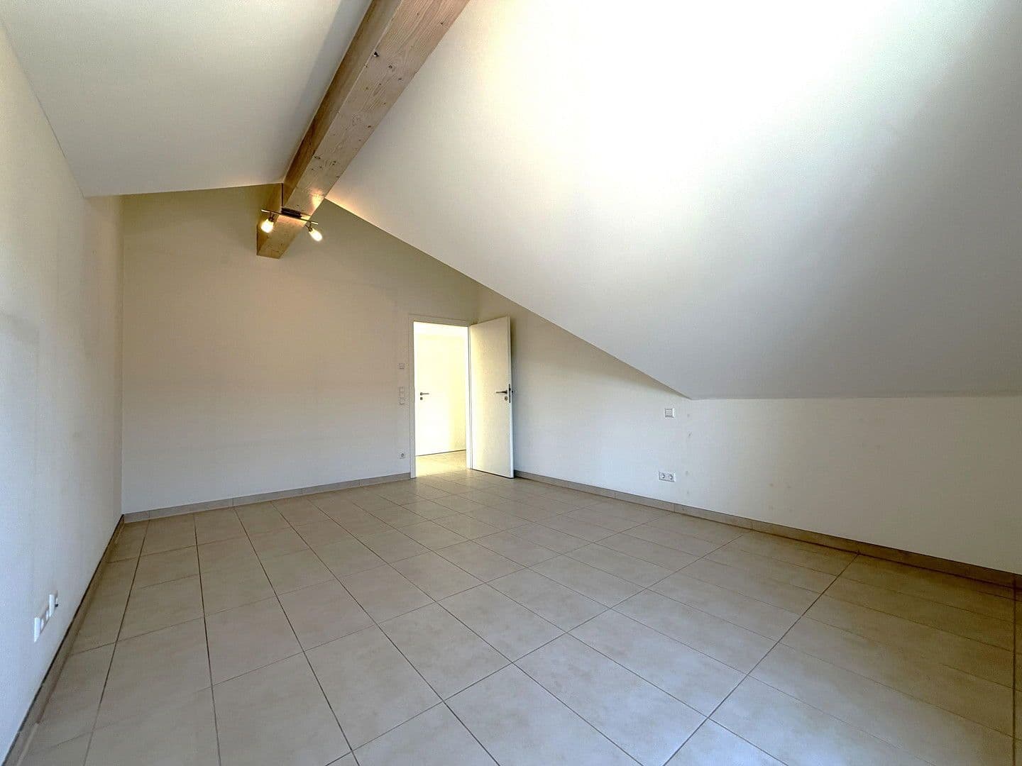 2 bedroom with open-plan kitchen flat for sale, 98 m², Weinstadt, Baden-Württemberg 2 bedroom with open-plan kitchen flat for sale, 98 m², Weinstadt, Baden-Württemberg