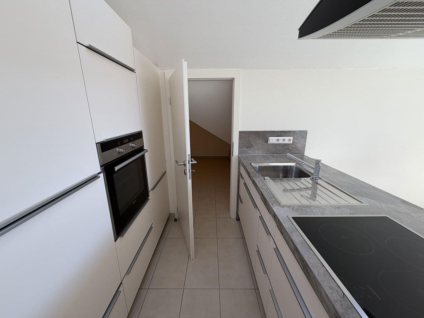 2 bedroom with open-plan kitchen flat for sale, 98 m², Weinstadt, Baden-Württemberg 2 bedroom with open-plan kitchen flat for sale, 98 m², Weinstadt, Baden-Württemberg