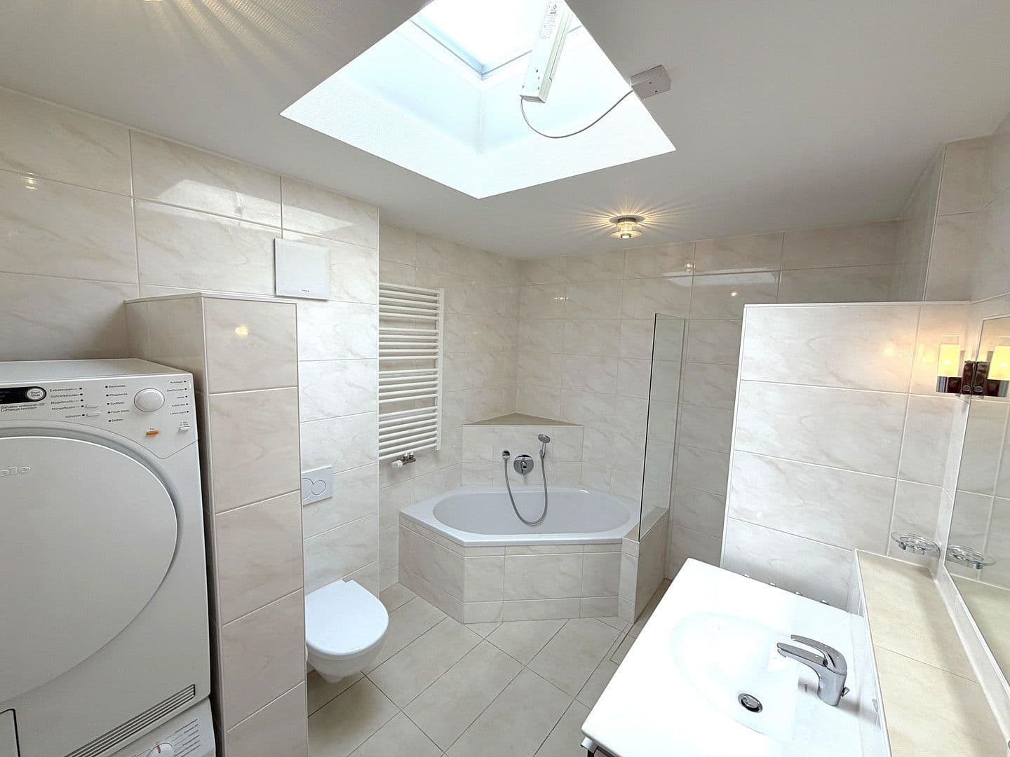 2 bedroom with open-plan kitchen flat for sale, 98 m², Weinstadt, Baden-Württemberg 2 bedroom with open-plan kitchen flat for sale, 98 m², Weinstadt, Baden-Württemberg