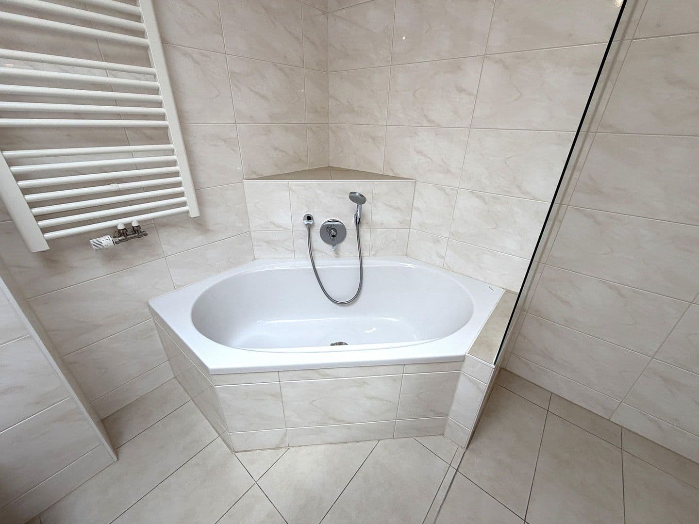 2 bedroom with open-plan kitchen flat for sale, 98 m², Weinstadt, Baden-Württemberg 2 bedroom with open-plan kitchen flat for sale, 98 m², Weinstadt, Baden-Württemberg