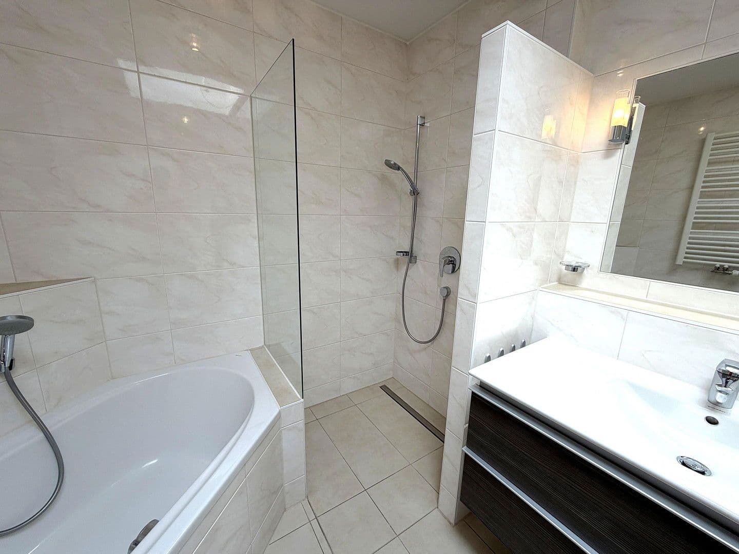 2 bedroom with open-plan kitchen flat for sale, 98 m², Weinstadt, Baden-Württemberg 2 bedroom with open-plan kitchen flat for sale, 98 m², Weinstadt, Baden-Württemberg