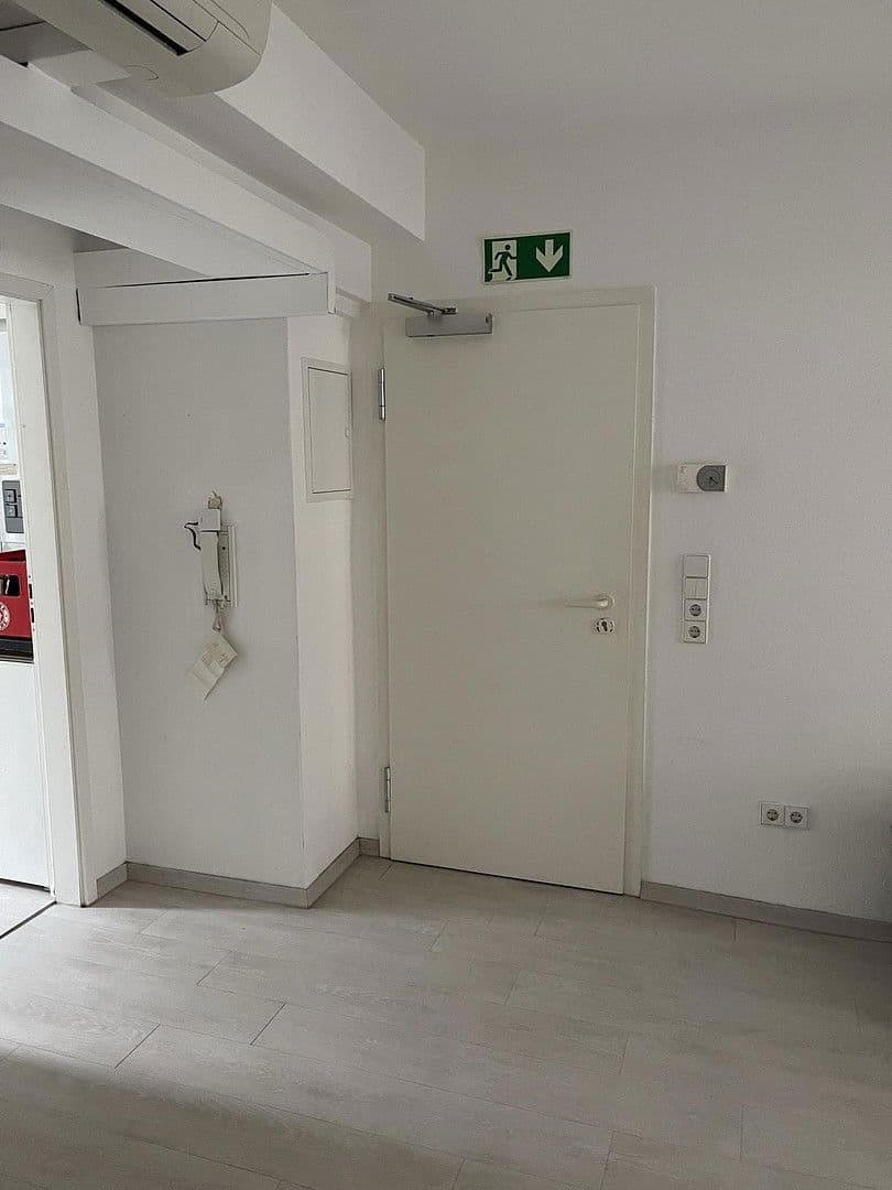 office to rent, 52 m², Pliensaustraße 27, Esslingen am Neckar, Baden-Württemberg office to rent, 52 m², Pliensaustraße 27, Esslingen am Neckar, Baden-Württemberg