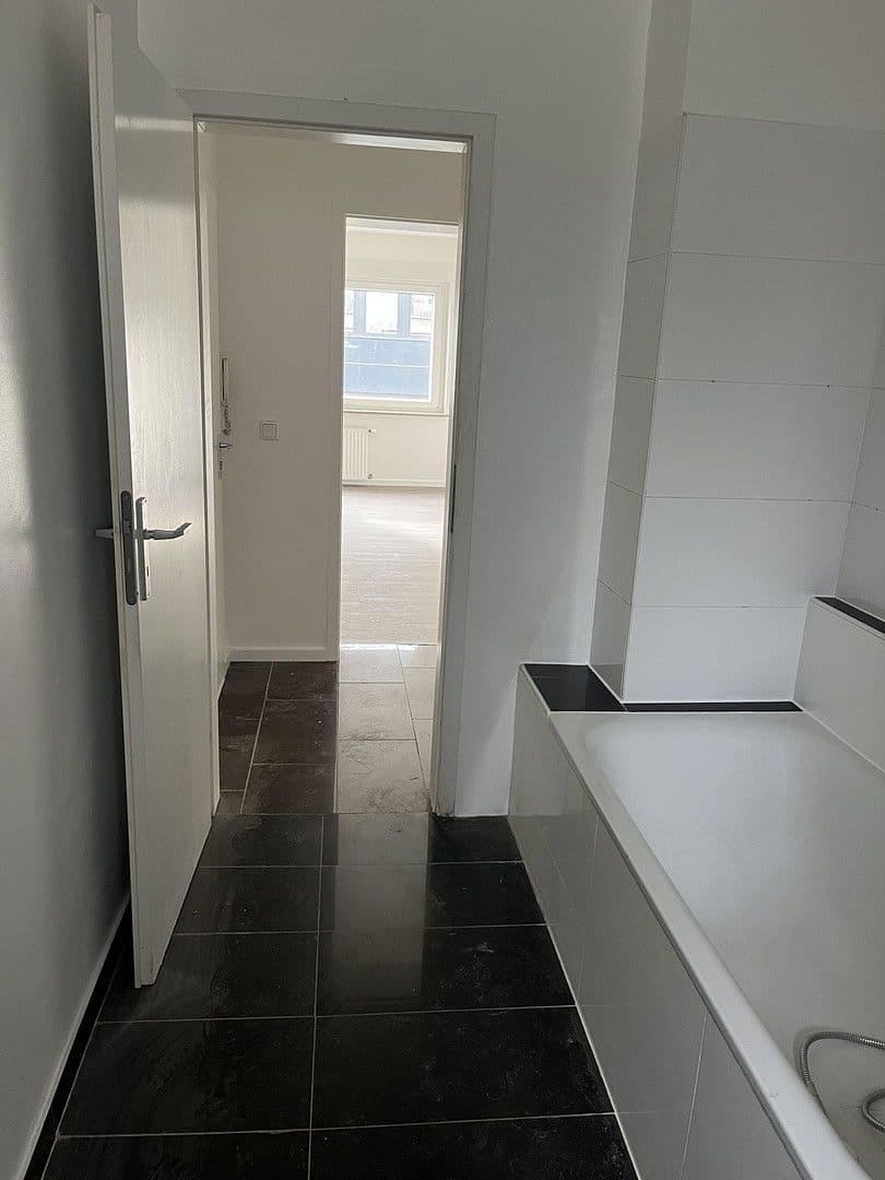 2 bedroom with open-plan kitchen flat to rent, 92 m², St.-Anton-Str. 21, Krefeld, North Rhine-Westphalia 2 bedroom with open-plan kitchen flat to rent, 92 m², St.-Anton-Str. 21, Krefeld, North Rhine-Westphalia
