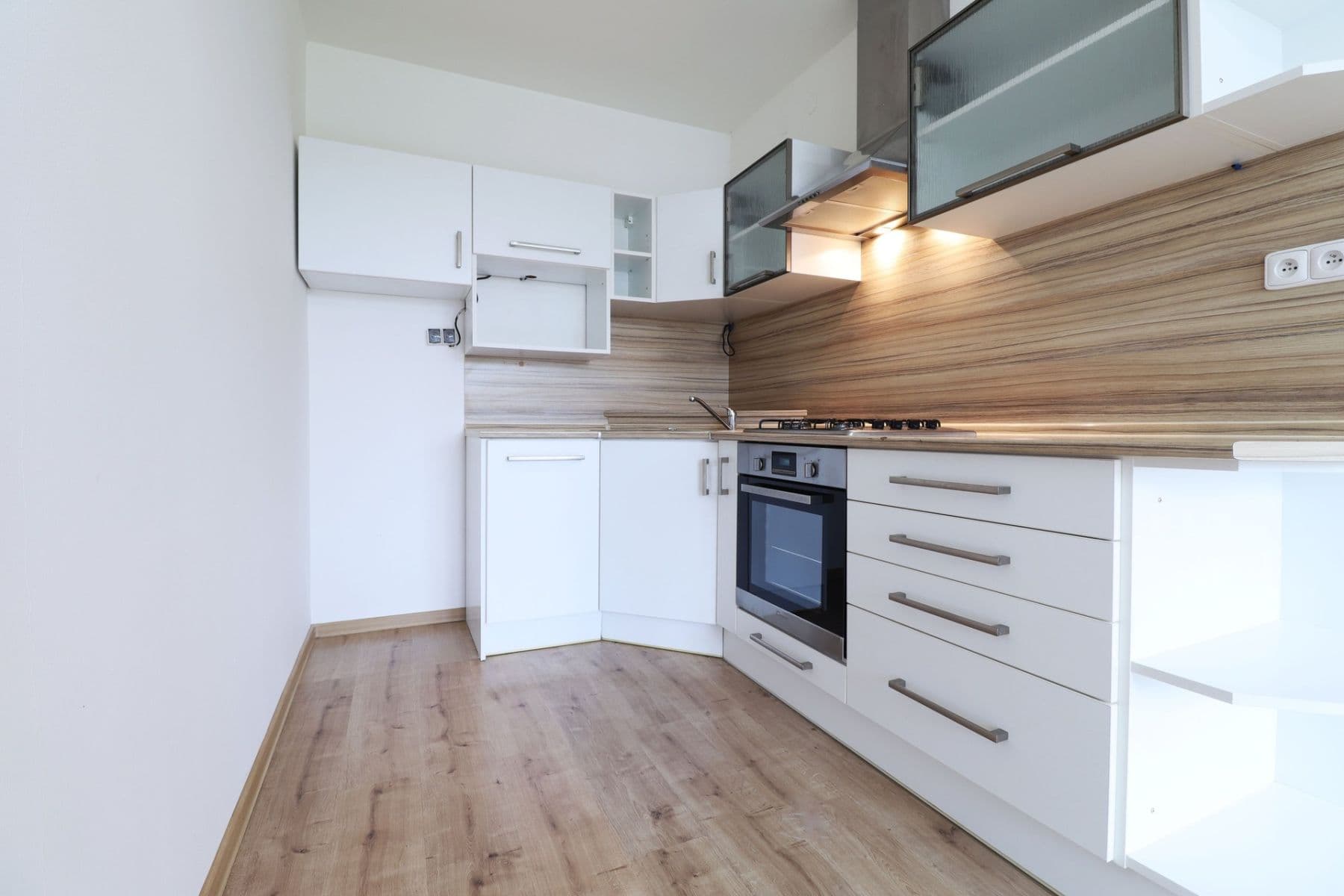 1 bedroom with open-plan kitchen flat to rent, 39 m², Masarykova, Kolín, Středočeský Region 1 bedroom with open-plan kitchen flat to rent, 39 m², Masarykova, Kolín, Středočeský Region