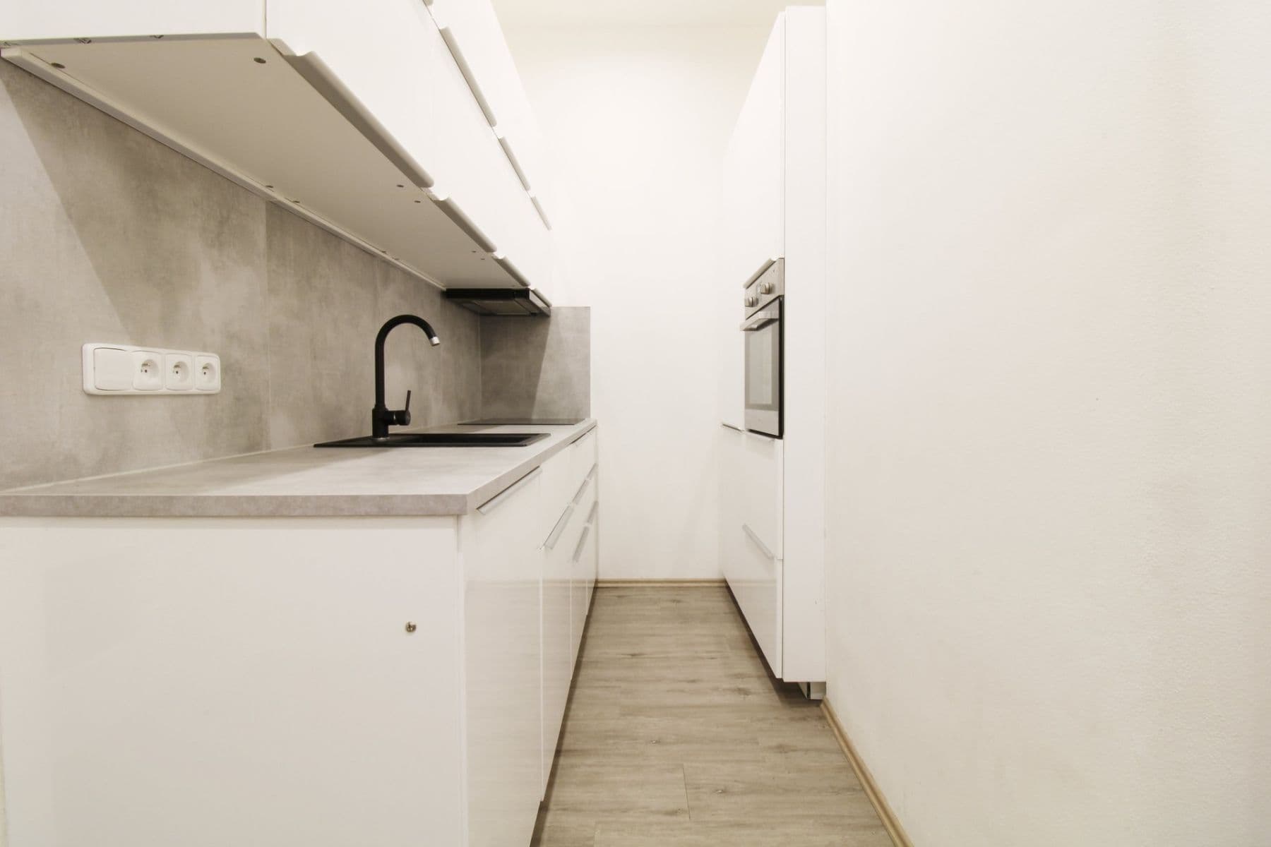 1 bedroom with open-plan kitchen flat to rent, 51 m², Podolská, Prague, Prague 1 bedroom with open-plan kitchen flat to rent, 51 m², Podolská, Prague, Prague