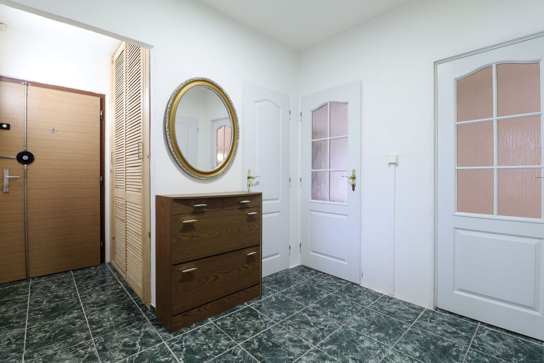 2 bedroom with open-plan kitchen flat to rent, 73 m², Klapálkova, Prague, Prague 2 bedroom with open-plan kitchen flat to rent, 73 m², Klapálkova, Prague, Prague