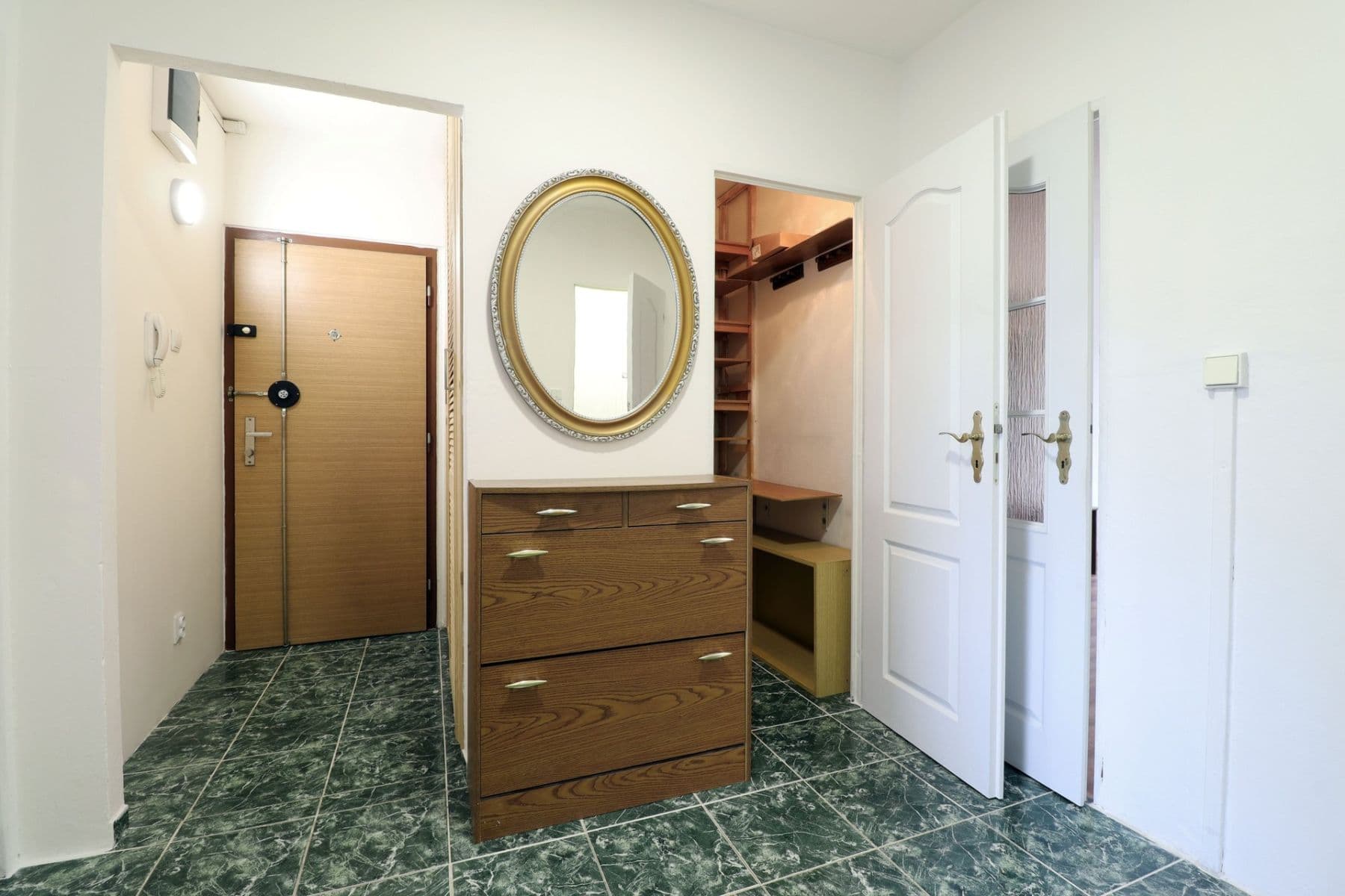 2 bedroom with open-plan kitchen flat to rent, 73 m², Klapálkova, Prague, Prague 2 bedroom with open-plan kitchen flat to rent, 73 m², Klapálkova, Prague, Prague