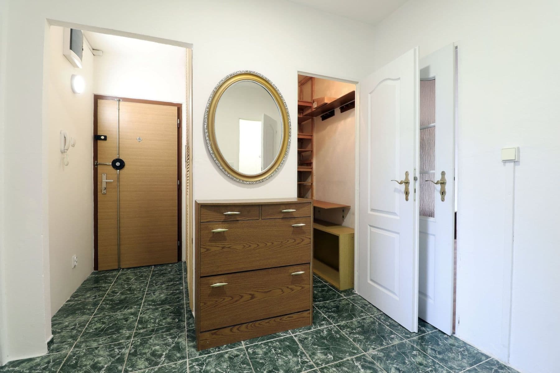 2 bedroom with open-plan kitchen flat to rent, 73 m², Klapálkova, Prague, Prague 2 bedroom with open-plan kitchen flat to rent, 73 m², Klapálkova, Prague, Prague