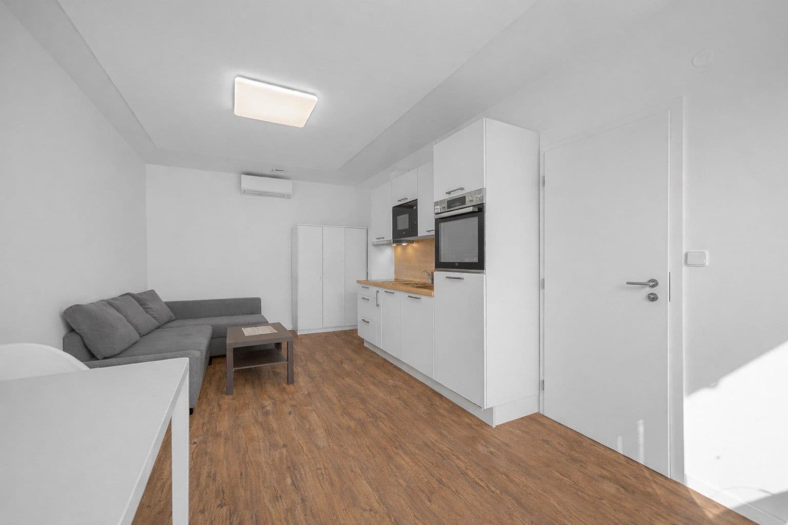 1 bedroom with open-plan kitchen flat for sale, 47 m², B. Němcové, Horoměřice, Středočeský Region 1 bedroom with open-plan kitchen flat for sale, 47 m², B. Němcové, Horoměřice, Středočeský Region