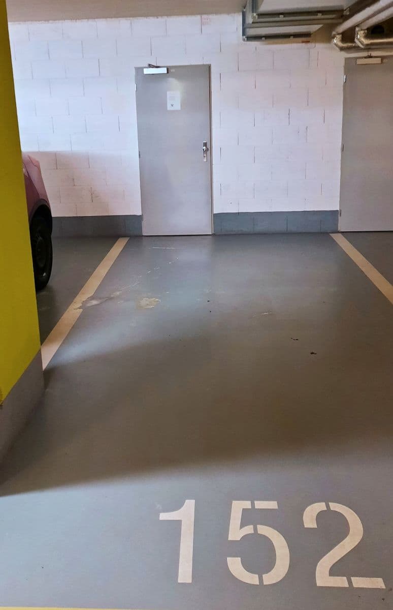 1 bedroom with open-plan kitchen flat to rent, 65 m², Kurta Konráda, Prague, Prague 1 bedroom with open-plan kitchen flat to rent, 65 m², Kurta Konráda, Prague, Prague