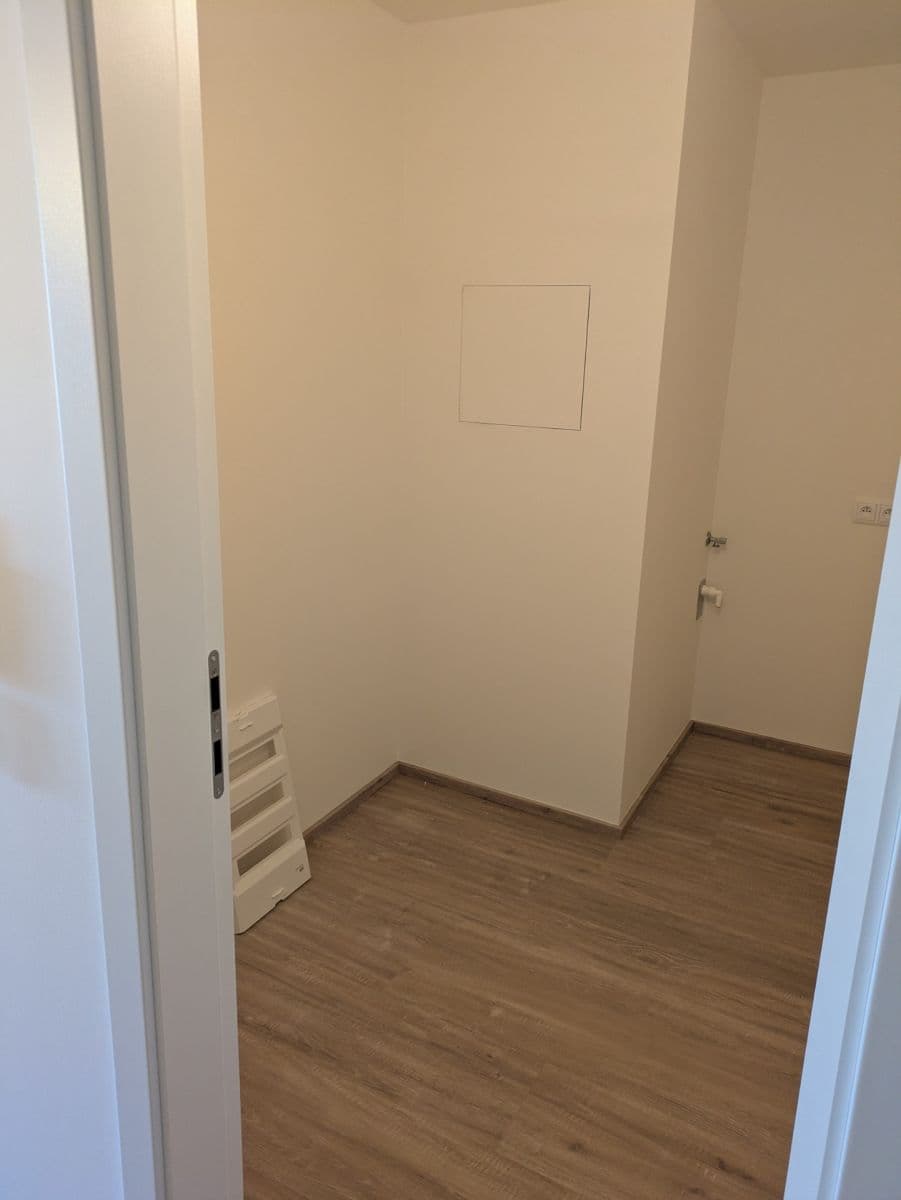 1 bedroom with open-plan kitchen flat to rent, 60 m², Domalípova, Prague, Prague 1 bedroom with open-plan kitchen flat to rent, 60 m², Domalípova, Prague, Prague