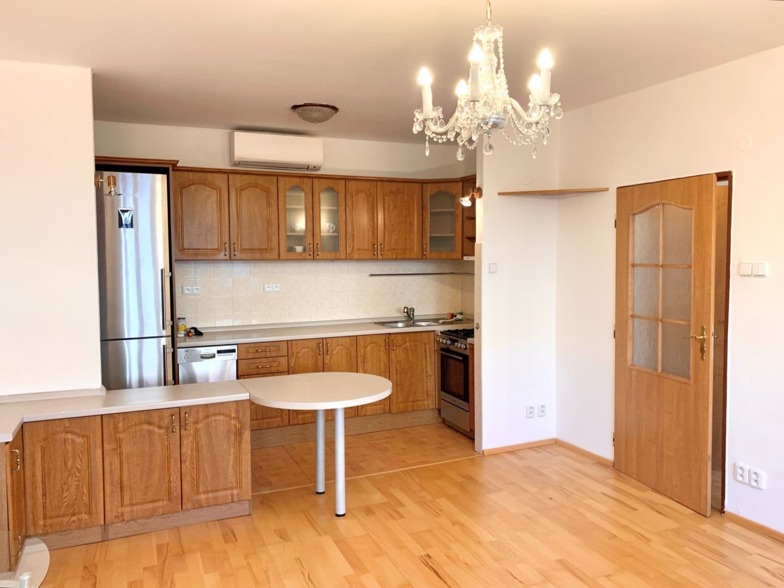 1 bedroom with open-plan kitchen flat to rent, 50 m², Hořanská, Prague, Prague 1 bedroom with open-plan kitchen flat to rent, 50 m², Hořanská, Prague, Prague