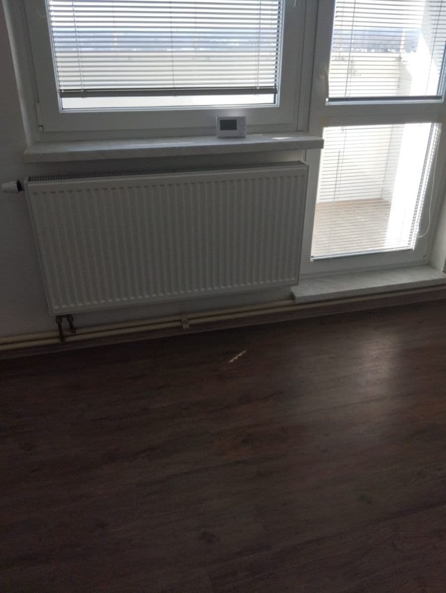 2 bedroom with open-plan kitchen flat to rent, 76 m², Královský vršek, Jihlava, Vysočina Region 2 bedroom with open-plan kitchen flat to rent, 76 m², Královský vršek, Jihlava, Vysočina Region