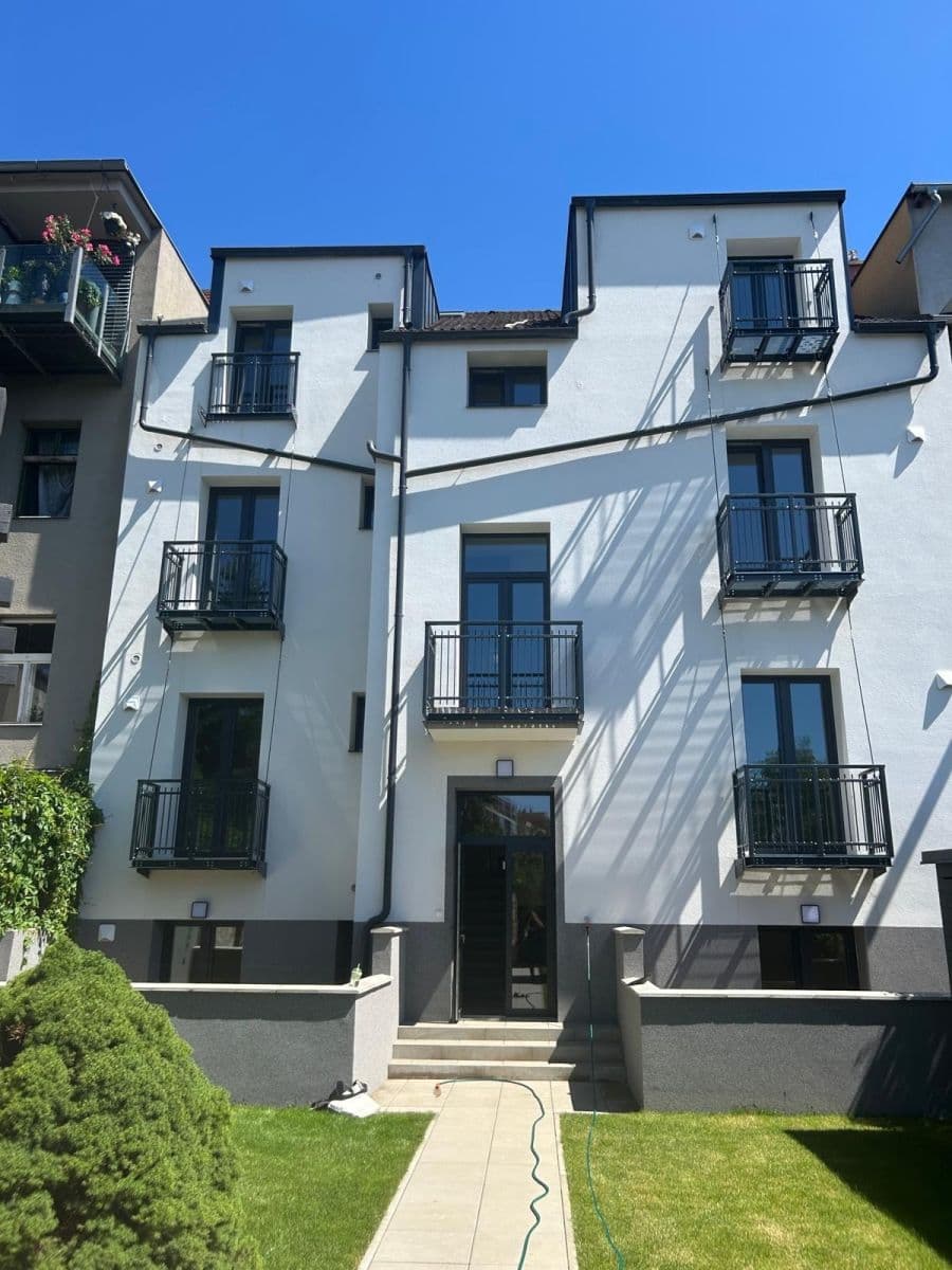 1 bedroom with open-plan kitchen flat to rent, 40 m², Za Návsí, Prague, Prague 1 bedroom with open-plan kitchen flat to rent, 40 m², Za Návsí, Prague, Prague