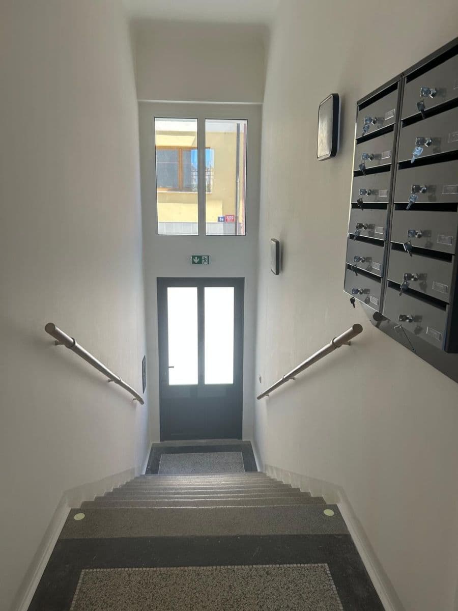 1 bedroom with open-plan kitchen flat to rent, 40 m², Za Návsí, Prague, Prague 1 bedroom with open-plan kitchen flat to rent, 40 m², Za Návsí, Prague, Prague