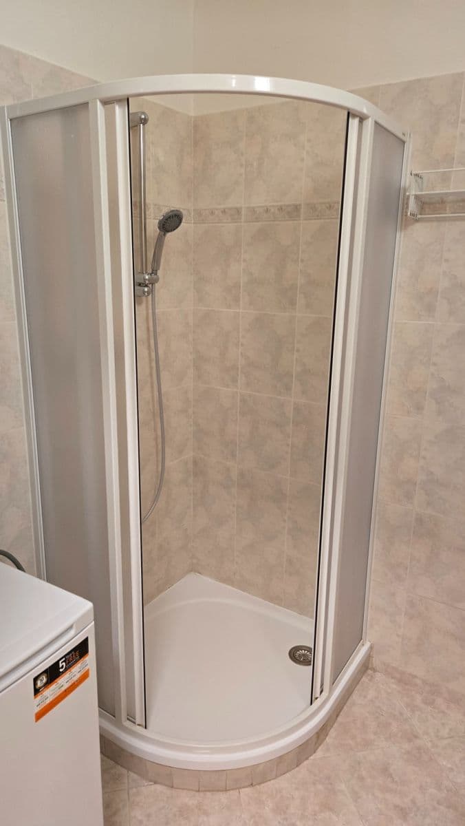 Studio flat to rent, 30 m², Vrchlického, Prague, Prague Studio flat to rent, 30 m², Vrchlického, Prague, Prague