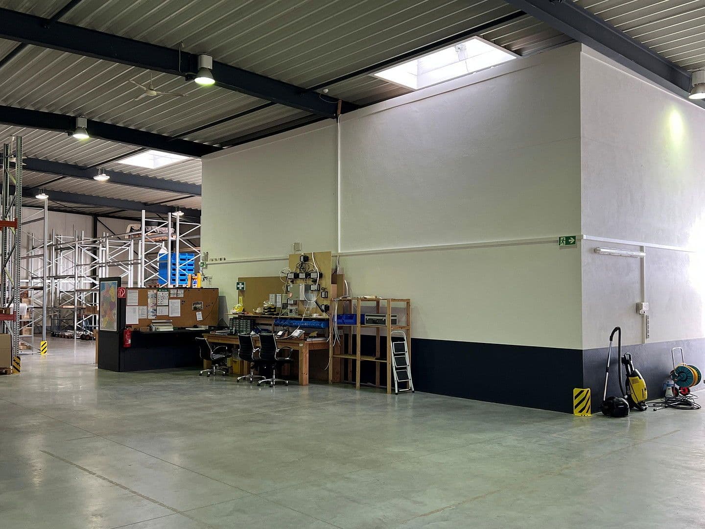 non-residential property for sale, 2,254 m², Leopoldshöhe, North Rhine-Westphalia non-residential property for sale, 2,254 m², Leopoldshöhe, North Rhine-Westphalia