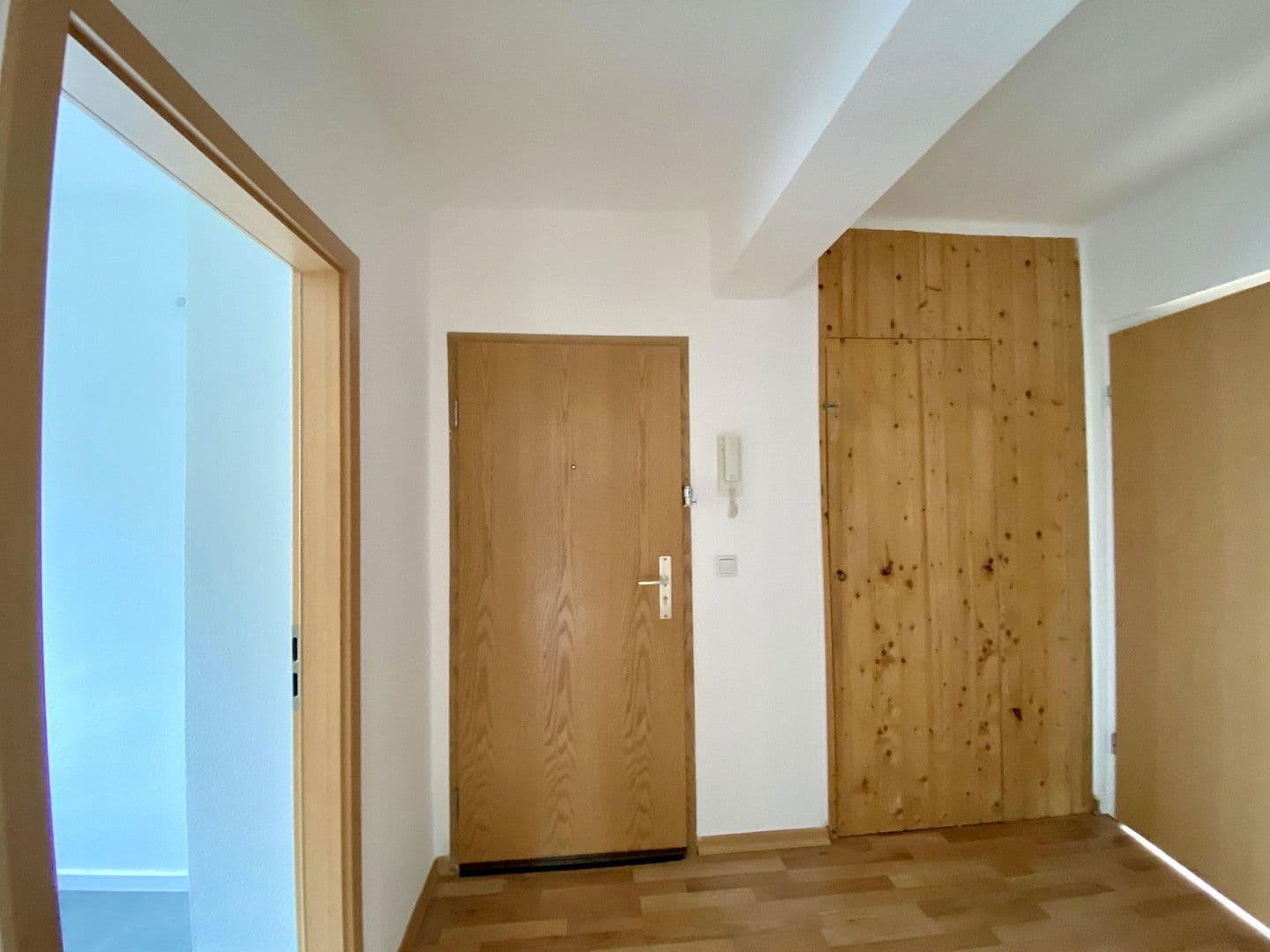 3 bedroom with open-plan kitchen flat to rent, 78 m², Neukieritzsch, Saxony 3 bedroom with open-plan kitchen flat to rent, 78 m², Neukieritzsch, Saxony