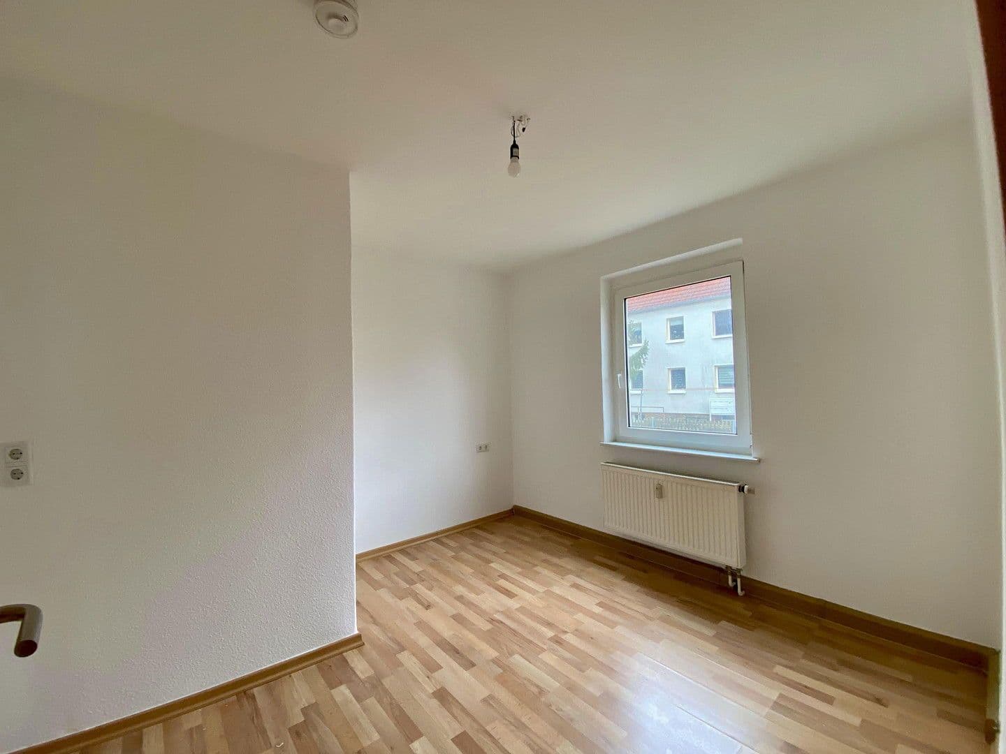 3 bedroom with open-plan kitchen flat to rent, 78 m², Neukieritzsch, Saxony 3 bedroom with open-plan kitchen flat to rent, 78 m², Neukieritzsch, Saxony