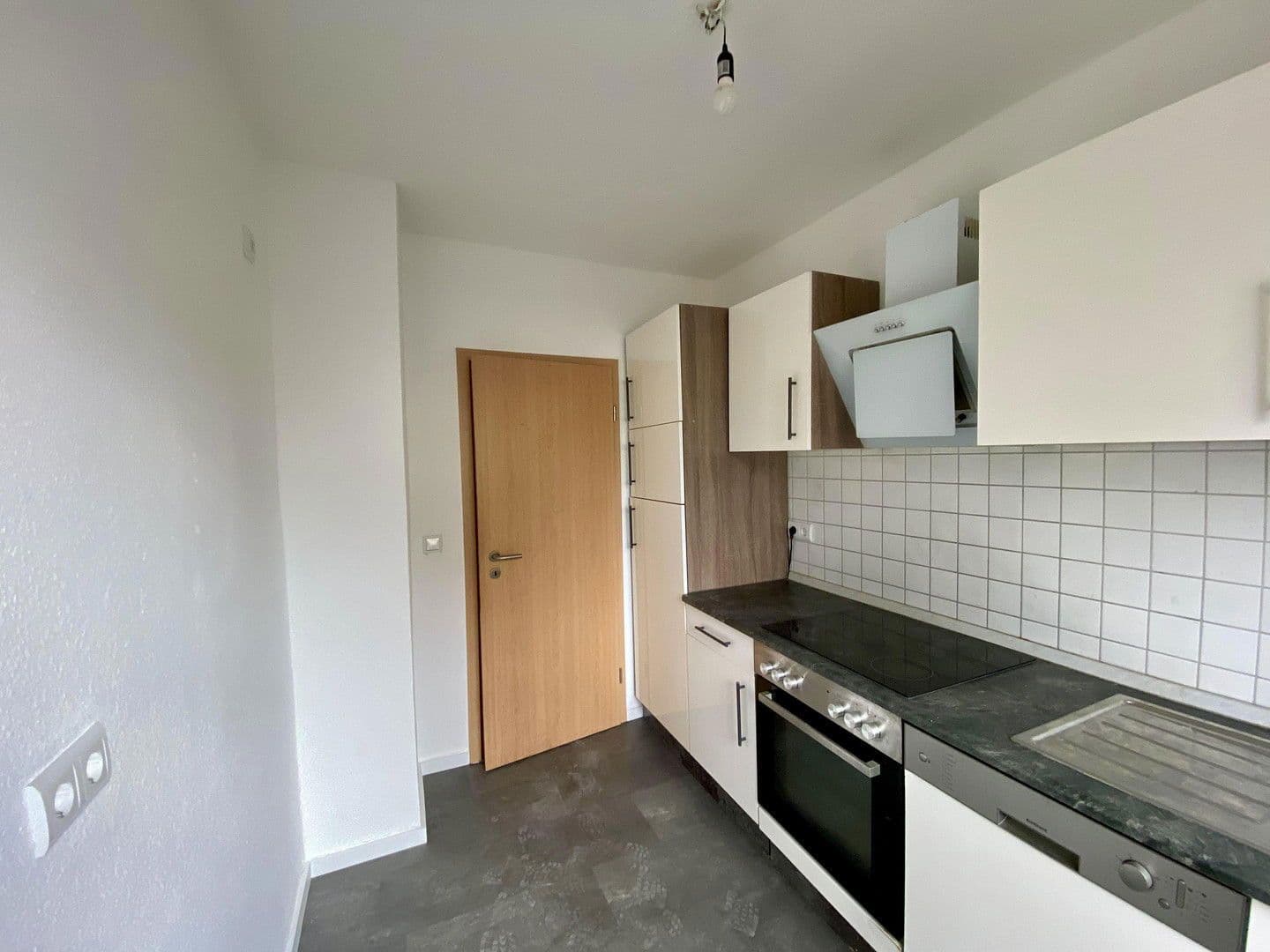 3 bedroom with open-plan kitchen flat to rent, 78 m², Neukieritzsch, Saxony 3 bedroom with open-plan kitchen flat to rent, 78 m², Neukieritzsch, Saxony