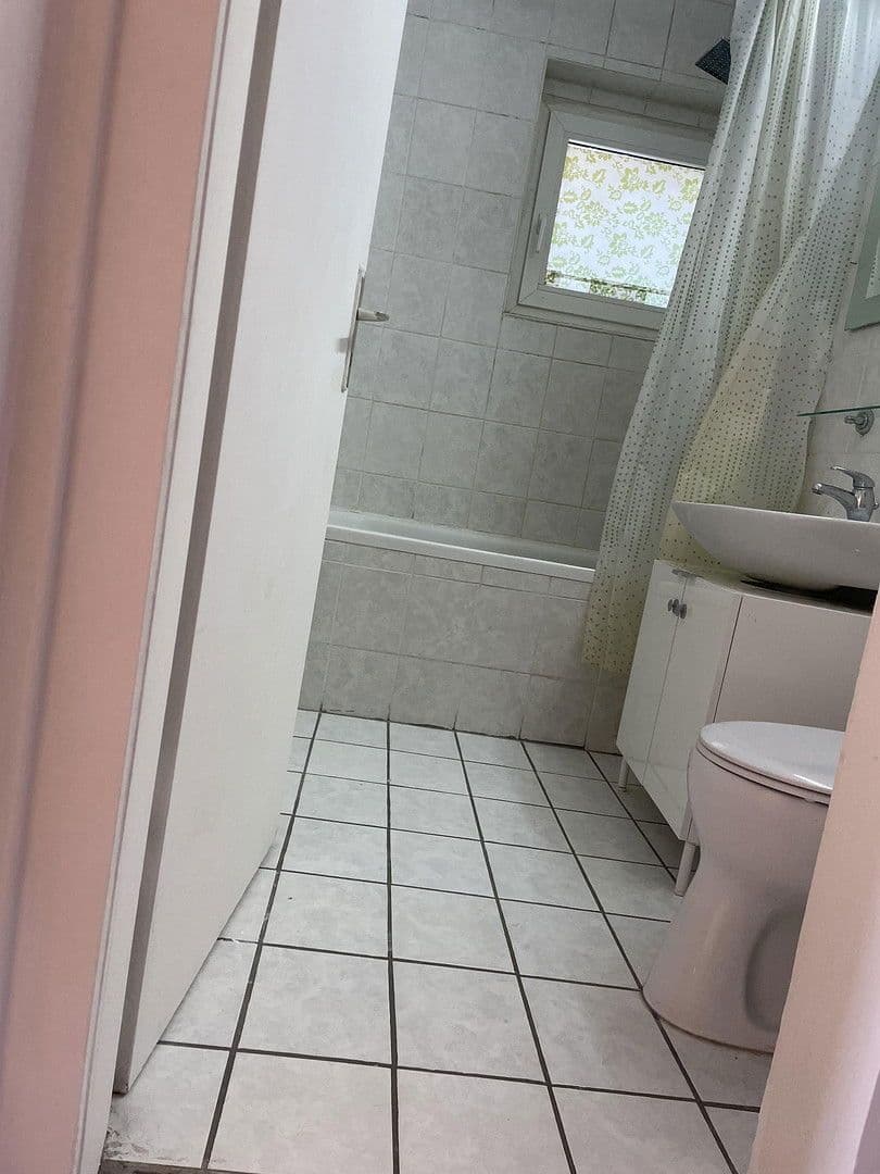 3 bedroom flat to rent, 58 m², Rommerskircherstr X, Köln, North Rhine-Westphalia 3 bedroom flat to rent, 58 m², Rommerskircherstr X, Köln, North Rhine-Westphalia