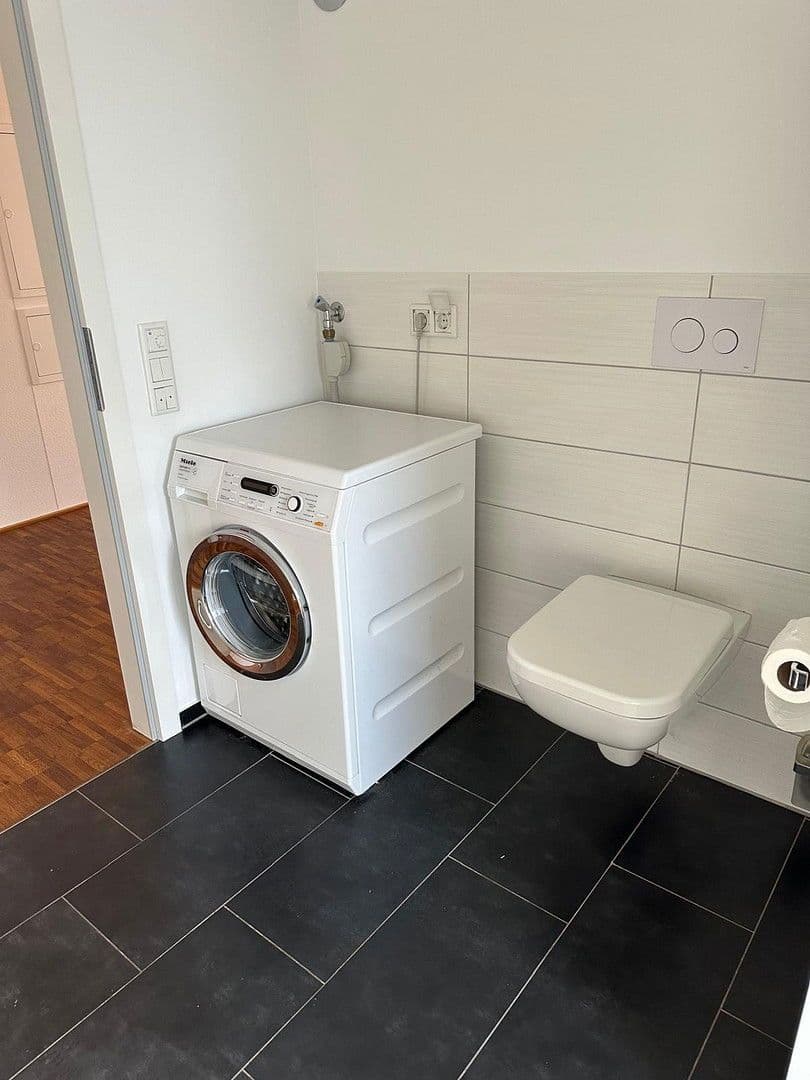 1 bedroom with open-plan kitchen flat to rent, 80 m², Hattersheim am Main, Hesse 1 bedroom with open-plan kitchen flat to rent, 80 m², Hattersheim am Main, Hesse