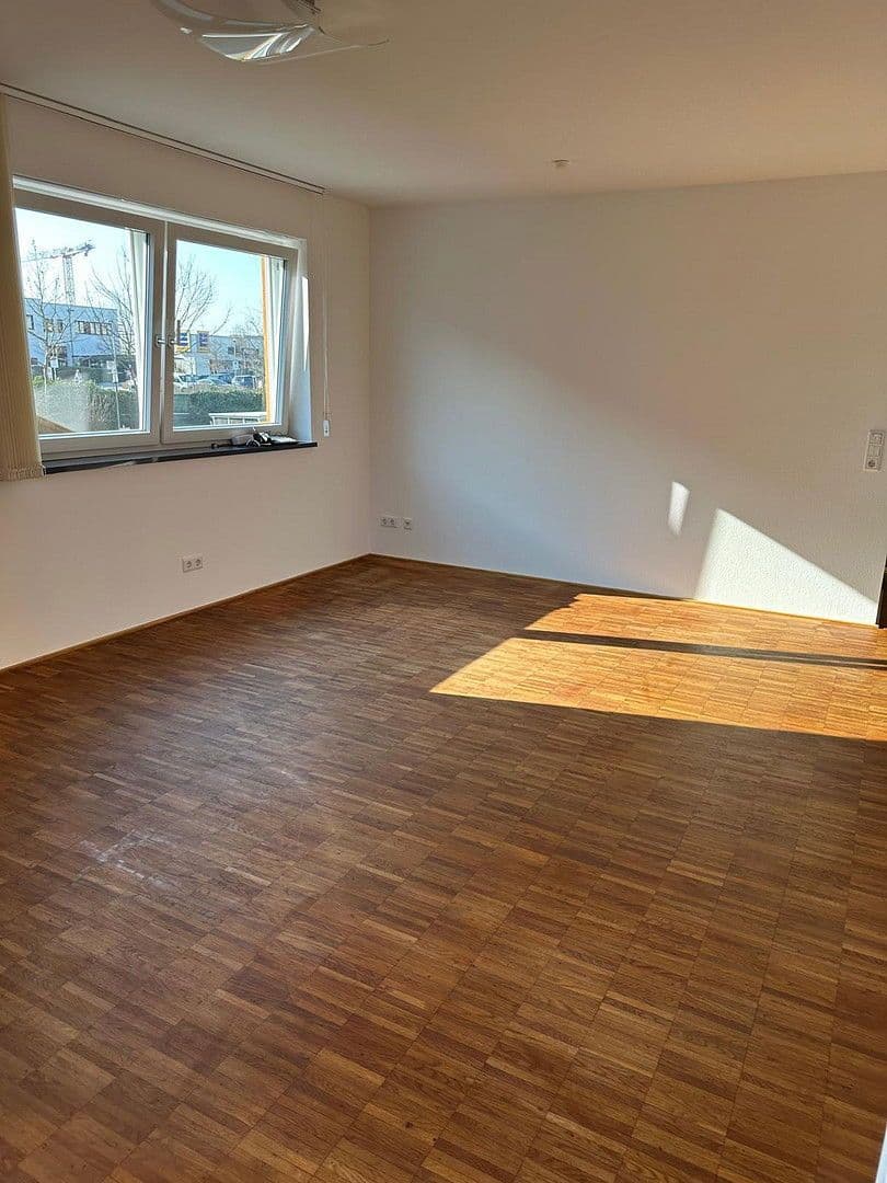 1 bedroom with open-plan kitchen flat to rent, 80 m², Hattersheim am Main, Hesse 1 bedroom with open-plan kitchen flat to rent, 80 m², Hattersheim am Main, Hesse