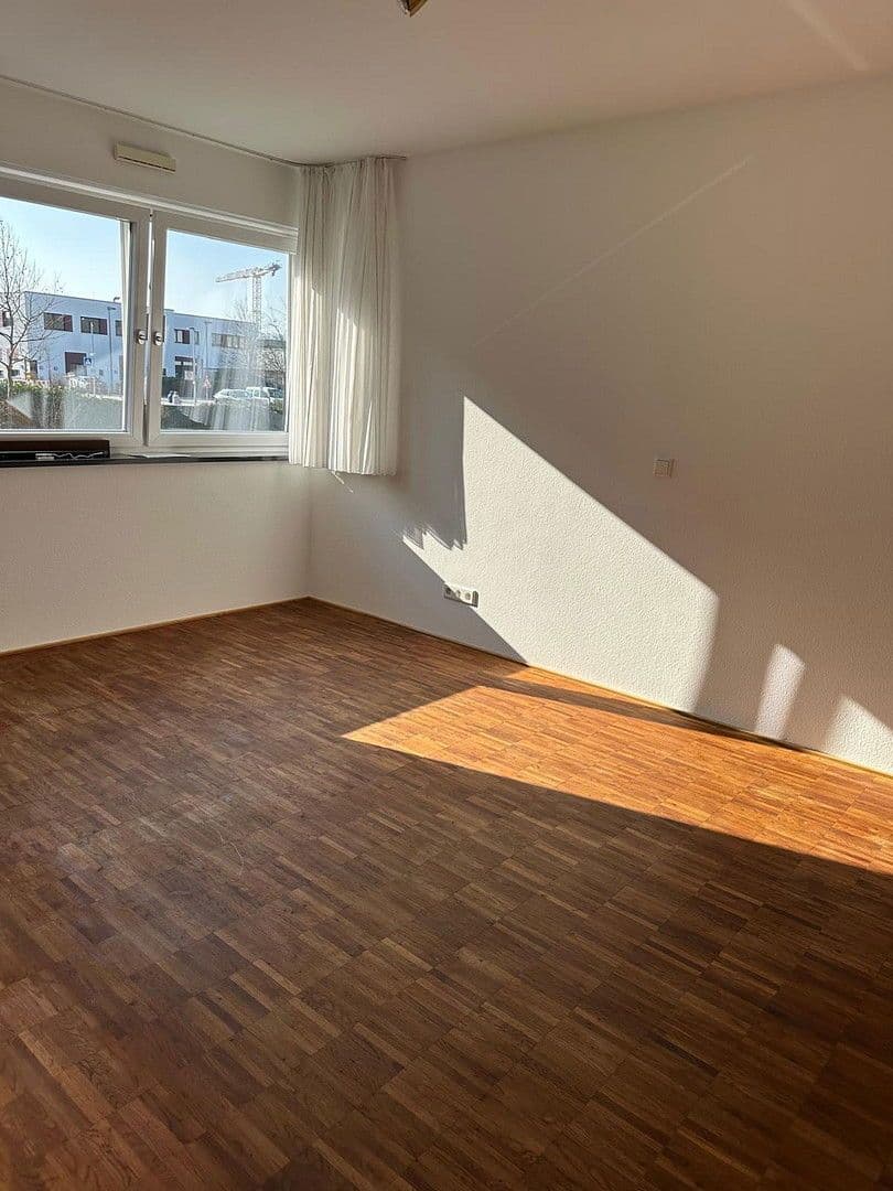 1 bedroom with open-plan kitchen flat to rent, 80 m², Hattersheim am Main, Hesse 1 bedroom with open-plan kitchen flat to rent, 80 m², Hattersheim am Main, Hesse