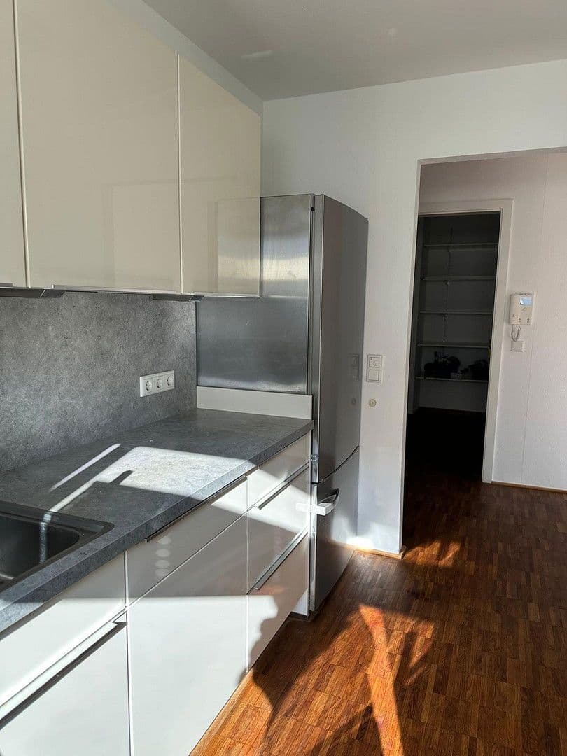 1 bedroom with open-plan kitchen flat to rent, 80 m², Hattersheim am Main, Hesse 1 bedroom with open-plan kitchen flat to rent, 80 m², Hattersheim am Main, Hesse