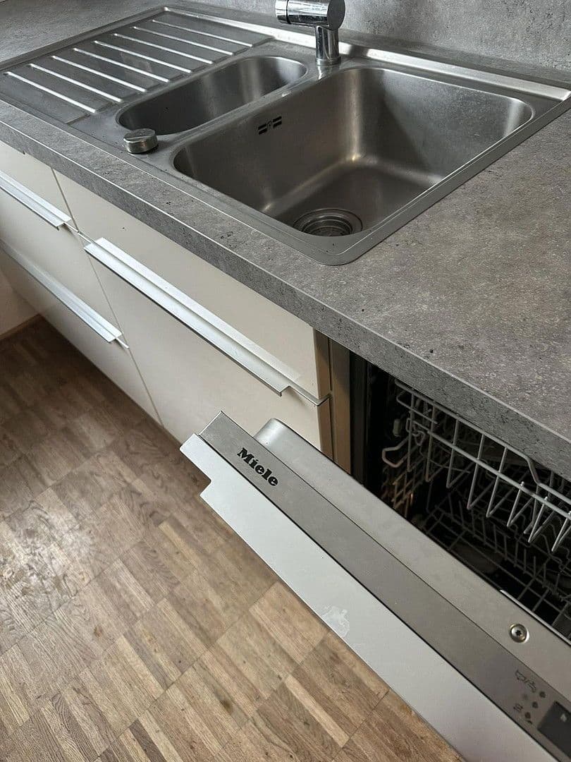 1 bedroom with open-plan kitchen flat to rent, 80 m², Hattersheim am Main, Hesse 1 bedroom with open-plan kitchen flat to rent, 80 m², Hattersheim am Main, Hesse