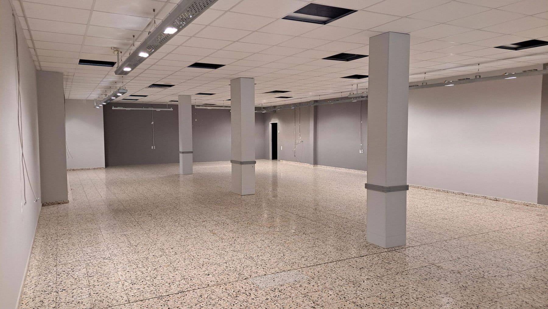 non-residential property to rent, 420 m², Plattling, Bavaria non-residential property to rent, 420 m², Plattling, Bavaria