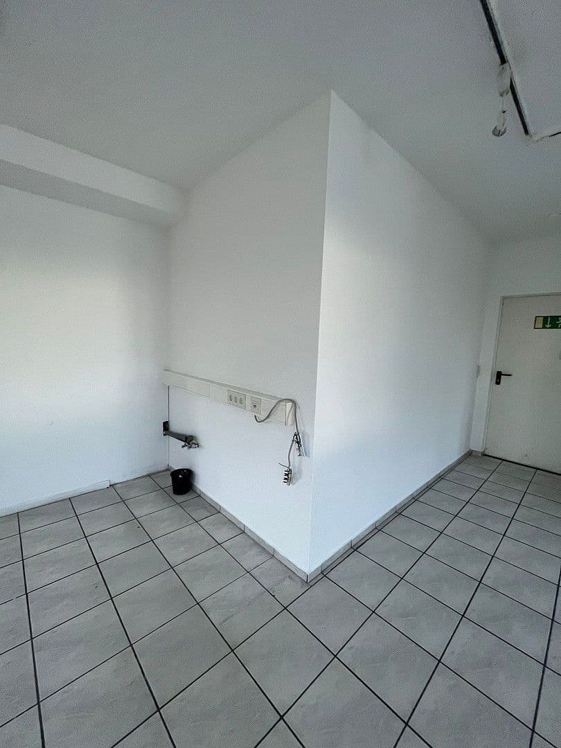 office to rent, 85 m², Neuweg 1, Groß-Gerau, Hesse office to rent, 85 m², Neuweg 1, Groß-Gerau, Hesse