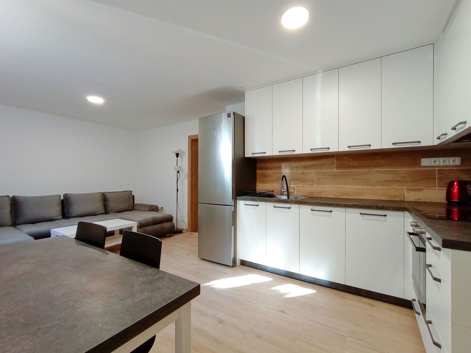 1 bedroom with open-plan kitchen flat to rent, 44 m², Rovná, Brno, Jihomoravský Region 1 bedroom with open-plan kitchen flat to rent, 44 m², Rovná, Brno, Jihomoravský Region