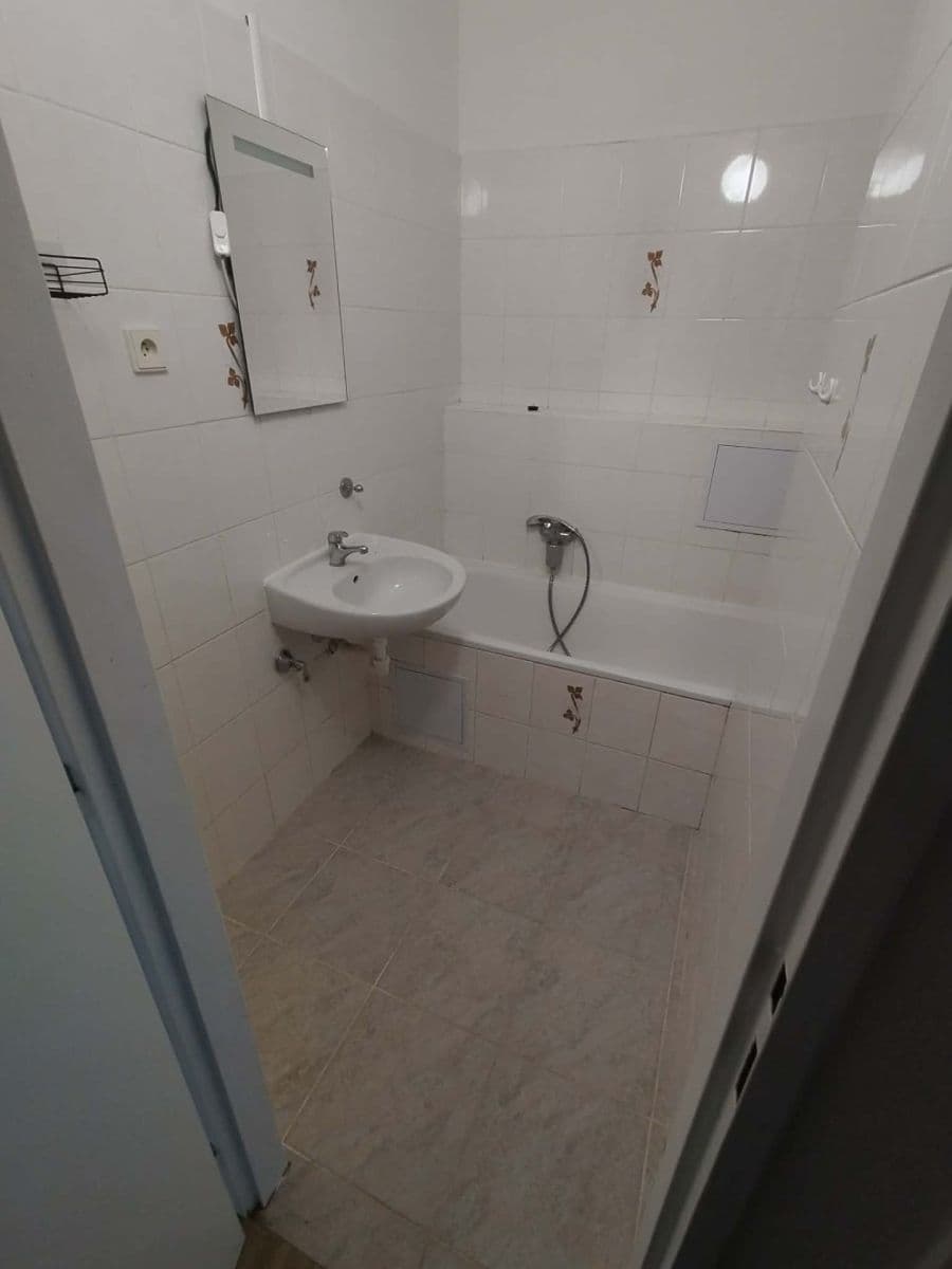 1 bedroom with open-plan kitchen flat to rent, 40 m², Krakovská, Kralupy nad Vltavou, Středočeský Region 1 bedroom with open-plan kitchen flat to rent, 40 m², Krakovská, Kralupy nad Vltavou, Středočeský Region