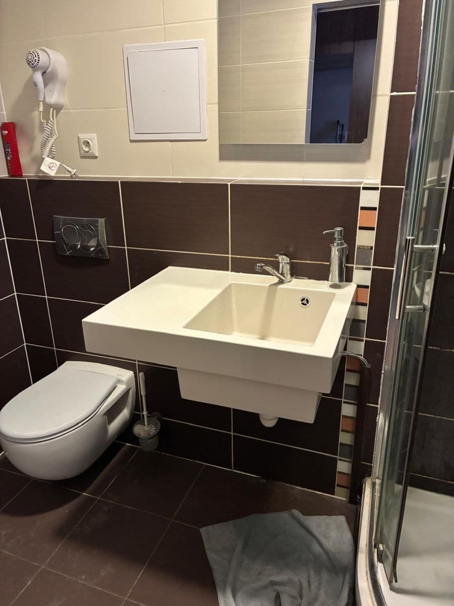 Studio flat to rent, 23 m², Suchdolské náměstí, Prague, Prague Studio flat to rent, 23 m², Suchdolské náměstí, Prague, Prague