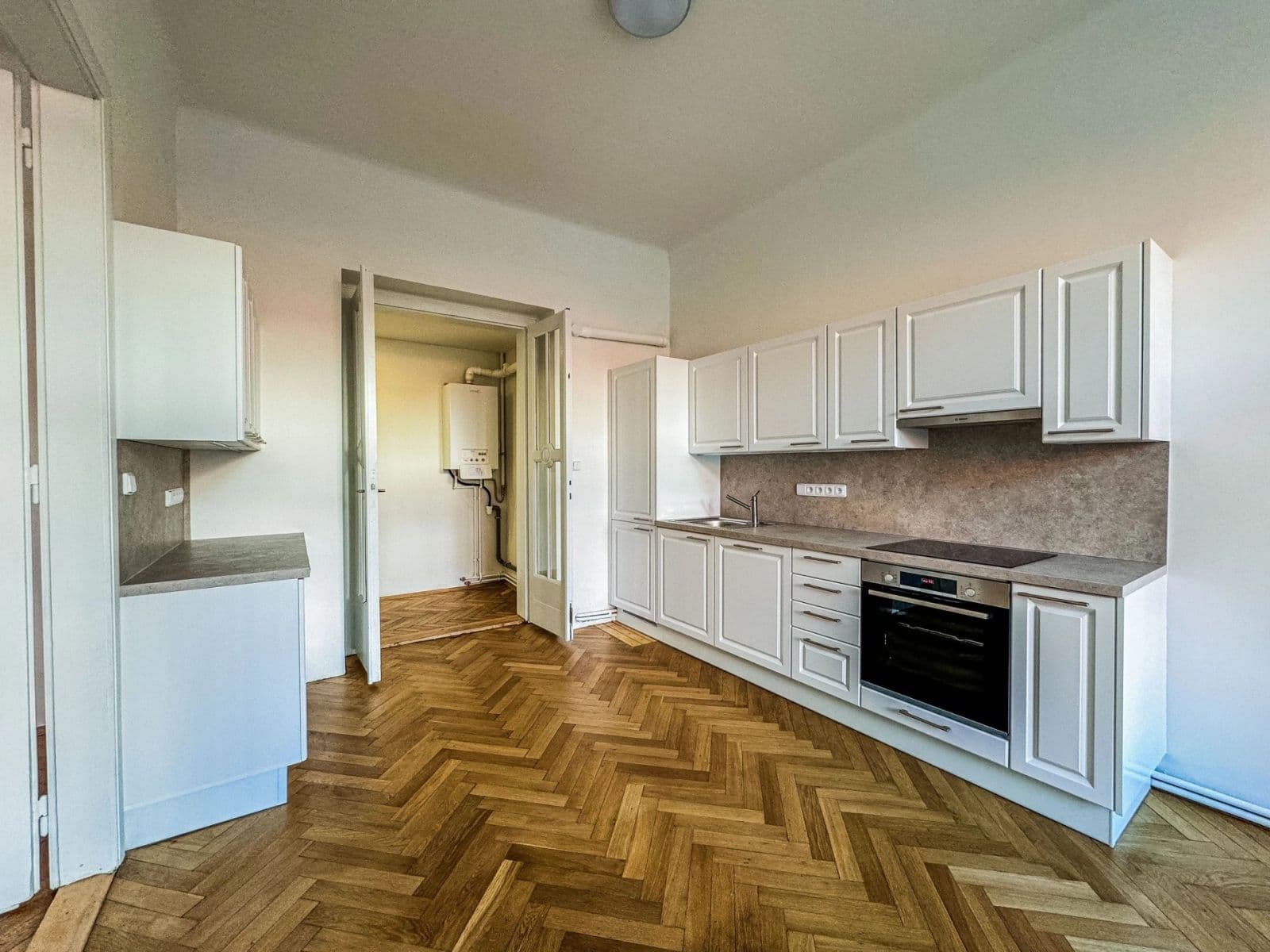 2 bedroom with open-plan kitchen flat for sale, 80 m², Růžová, Prague, Prague 2 bedroom with open-plan kitchen flat for sale, 80 m², Růžová, Prague, Prague