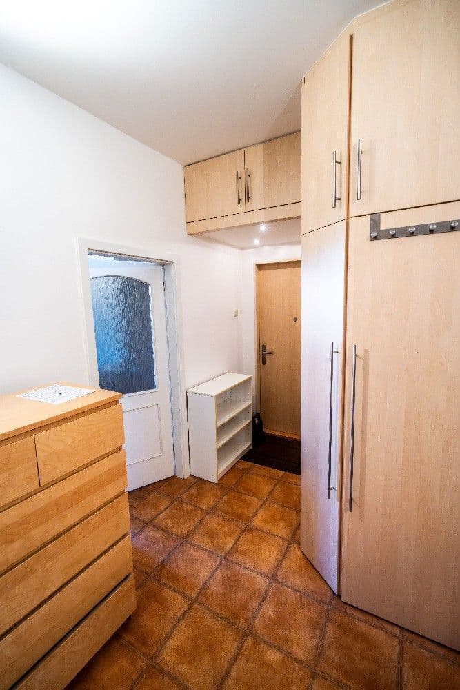 3 bedroom flat to rent, 103 m², Lotyšská, Prague, Prague 3 bedroom flat to rent, 103 m², Lotyšská, Prague, Prague