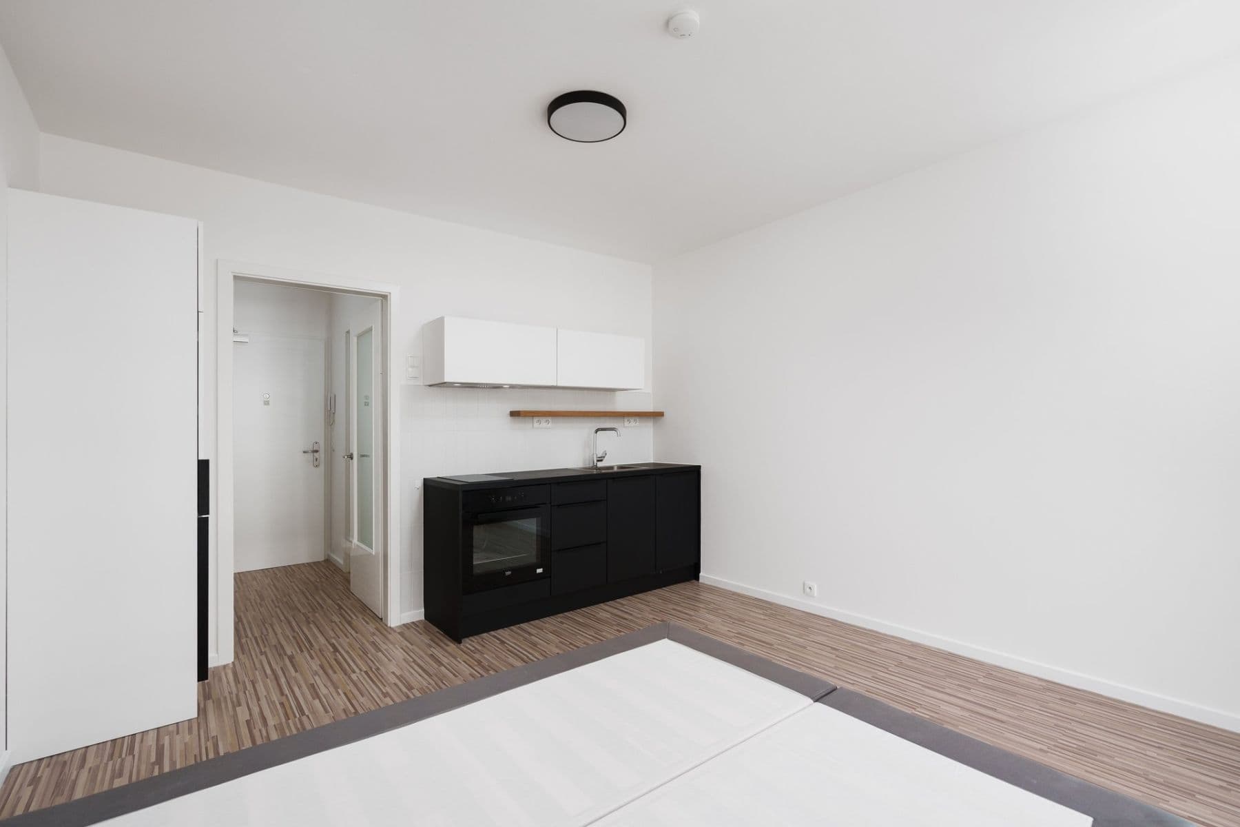 Studio flat to rent, 25 m², Novovysočanská, Prague, Prague Studio flat to rent, 25 m², Novovysočanská, Prague, Prague