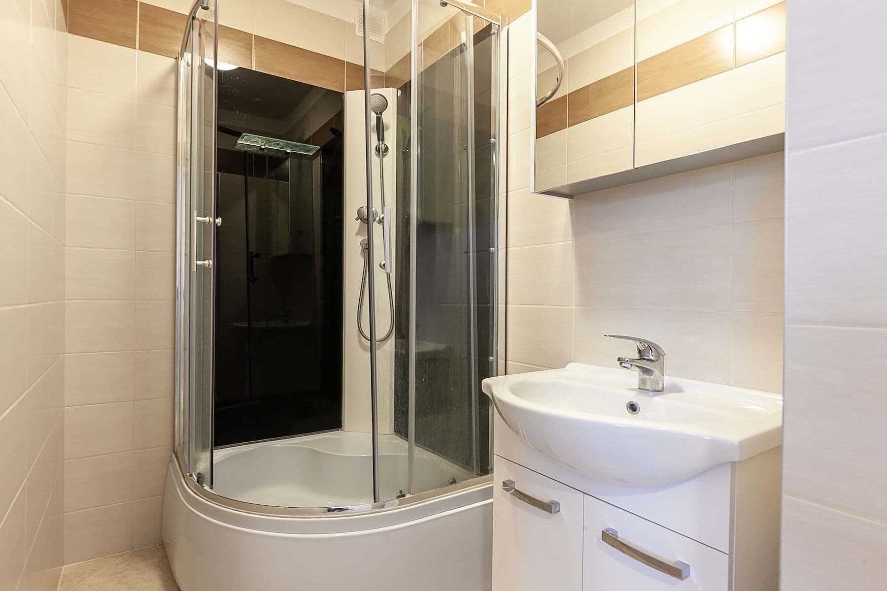 non-residential property for sale, 300 m², Kozinova, Říčany, Středočeský Region non-residential property for sale, 300 m², Kozinova, Říčany, Středočeský Region