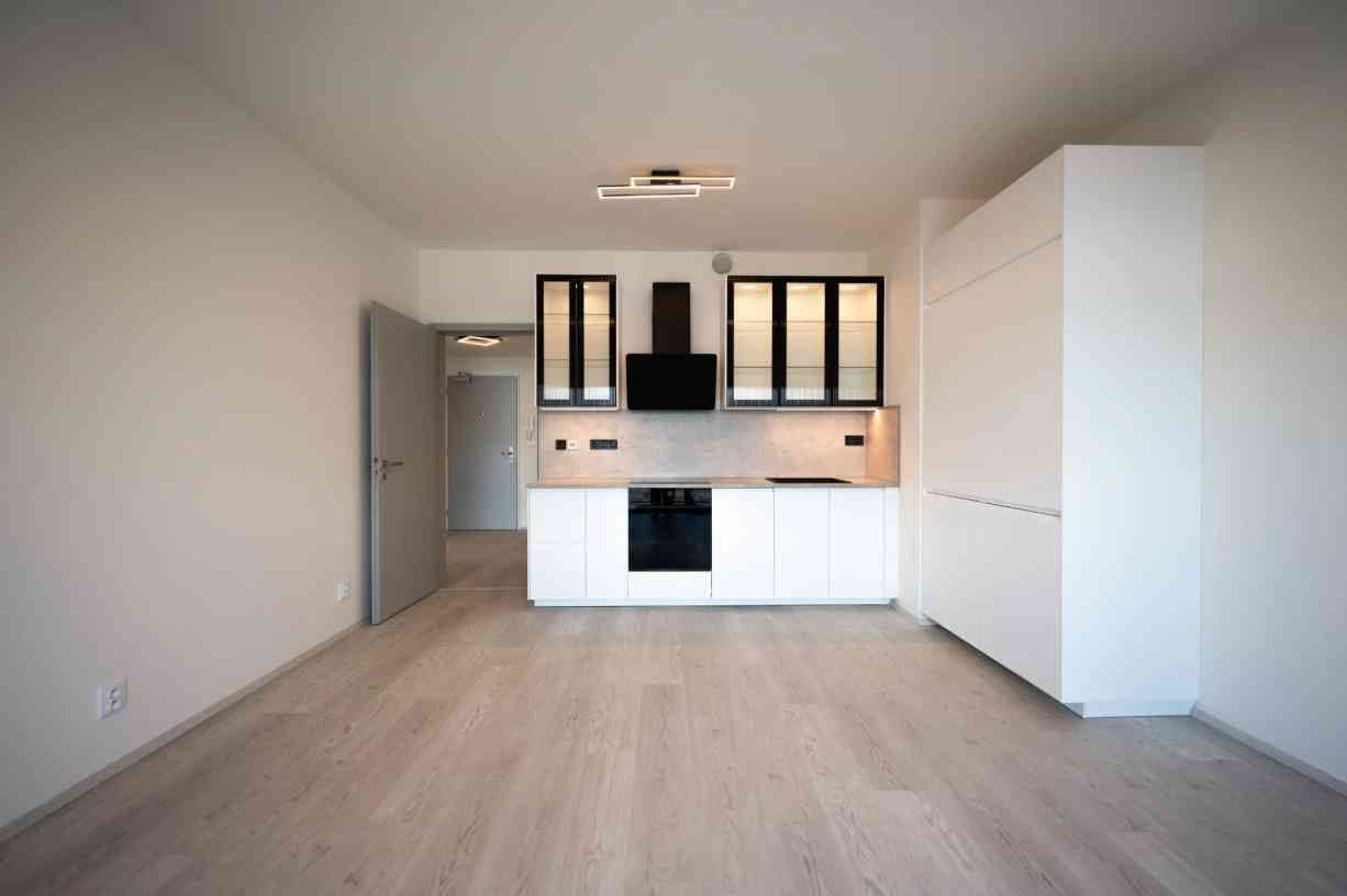 1 bedroom with open-plan kitchen flat to rent, 80 m², Nové sady, Brno, Jihomoravský Region 1 bedroom with open-plan kitchen flat to rent, 80 m², Nové sady, Brno, Jihomoravský Region