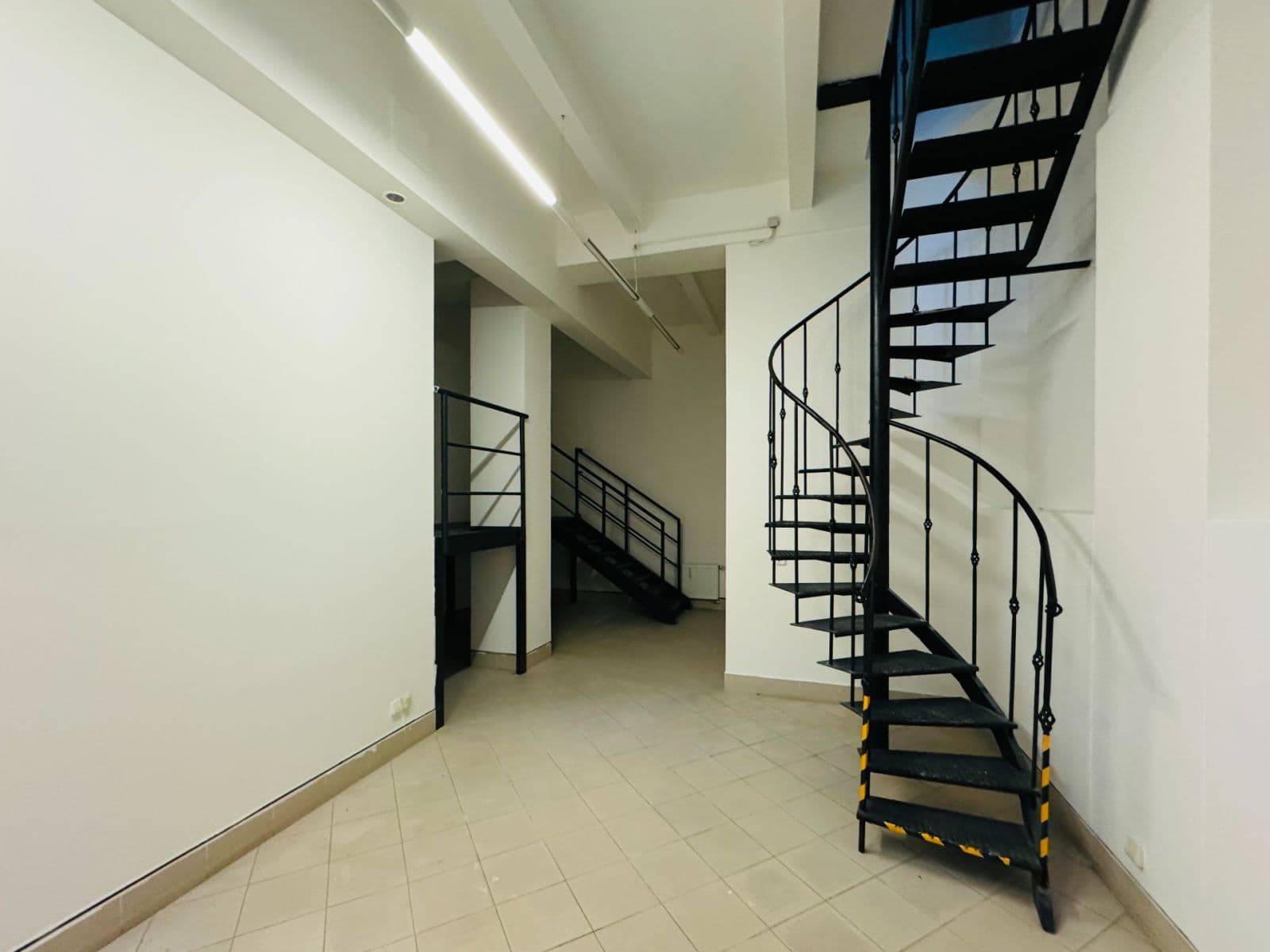 non-residential property to rent, 107 m², Vlašská, Prague, Prague non-residential property to rent, 107 m², Vlašská, Prague, Prague