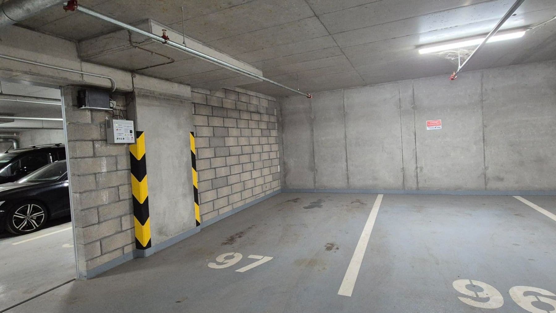 garage to rent, 14 m², Bratislavská, Brno, Jihomoravský Region garage to rent, 14 m², Bratislavská, Brno, Jihomoravský Region